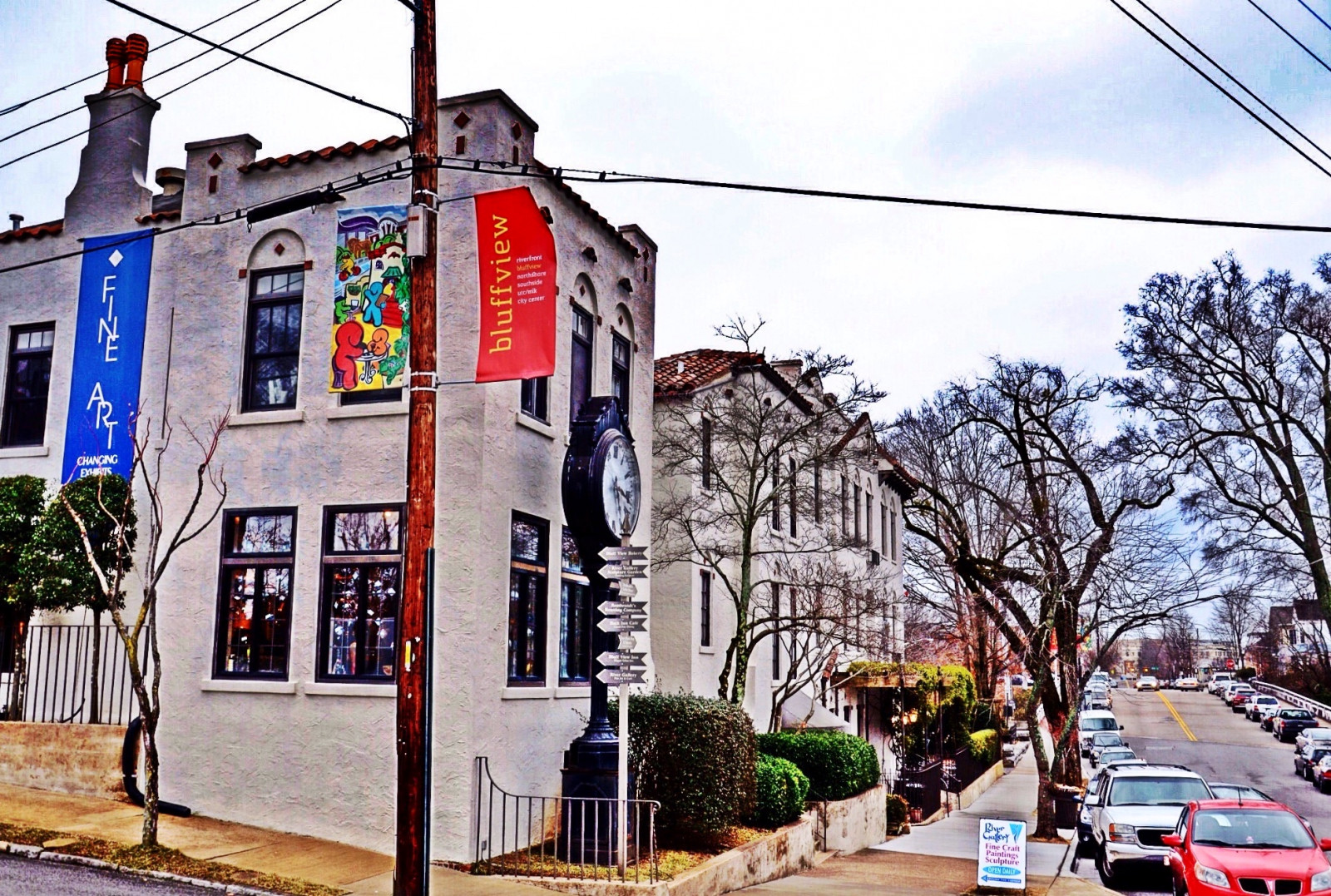 træer, hvid, by, gade, bygning, himmel, vinter, vej, hus, kold, by, Tennessee, fodgænger, træ, downtown, flickr, biler, facade, colorphoto, byområde, kvarter, boligområde, ejendom, blandet brug, bluffviewartdistrict, grayclouds, chattanoogatn, blueandwhitesky, bluffviewclock