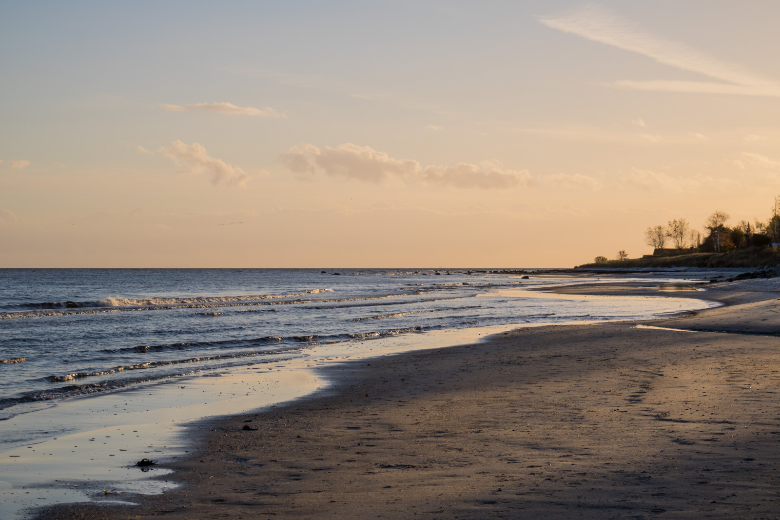 slunečnímu záření, západ slunce, moře, záliv, pobřeží, písek, pláž, svítání, večer, ráno, pobřeží, horizont, soumrak, mrak, svítání, oceán, vlna, pramen, hav, kv ll, beddingestrand, kust, exif modelu canoneos760d, geocountry, Kamera aby kánon, geocity, Model fotoaparátu canoneos760d, geostate, geolocation, EXIF čočka efs18200mmf3556is, exif aby kánon, EXIF isospeed 100, exif focallength 50mm, EXIF otvor 10, seaskymning, tělo z vody, mořská vlna, mělčina při ústí řeky