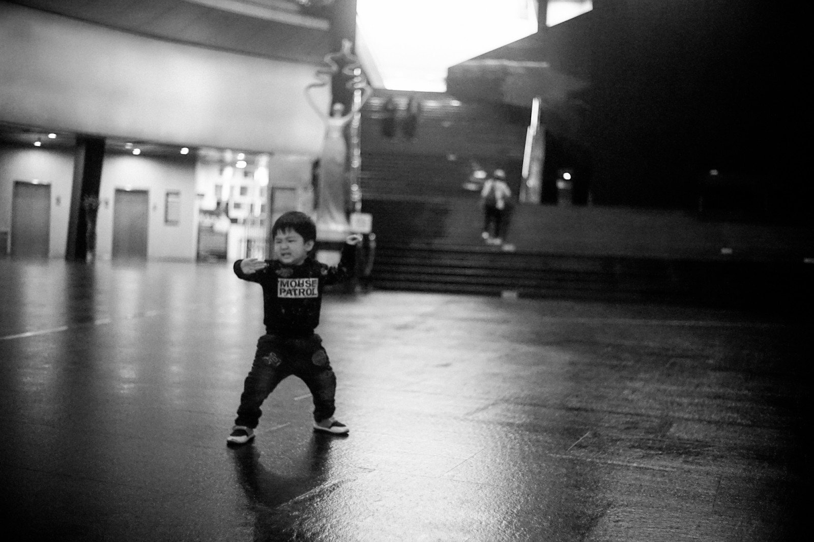 lidé, bílý, Černá, černobílý, ulice, noc, Čína, městský, stín, silnice, fotografování, stojící, život, Beijing, asfalt, půlnoc, střelec, infrastruktura, výstřel, úhel, světlo, Černý a bílý, scéna, Pohled, wb, dívka, tělesné, muž, zábava, Street View, člověk, pouliční život, třídaFoto, styl, fotografie, tma, streetphotography, lidstvo, upřímný, streetscene, streetshot, prasknutí, momentka, střílet, urbanstreet, urban area, Černý a bílý, monochromatické fotografování, Film noir, urbanview, živel, streetshooter, streetshoot, nocolor, Urbanpeople, Urbansence, Urbancandid