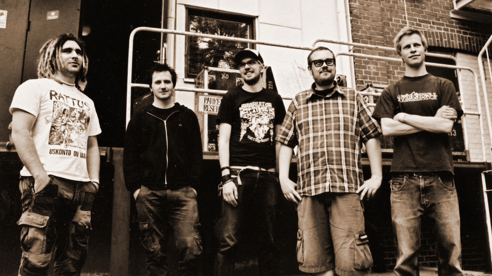 surfers sataniche, gruppo musicale, membri, casa, camicia