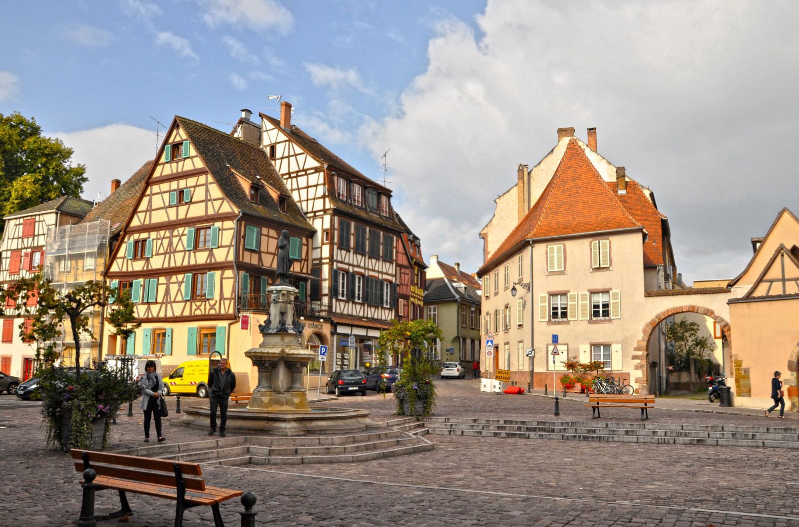 Alsace, Francie, ulice, město, domy, maison, casa, gotický, středověký, nebe, mraky, streetscape, panoráma města, Středověké domy, Frenchtowns, Alsacewineroute, Fairytaletowns