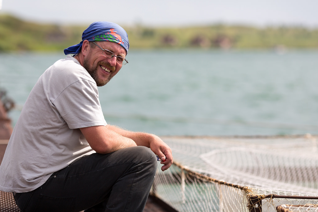 การท่องเที่ยว, สีน้ำเงิน, แนวตั้ง, ท้องฟ้า, คน, แสงแดด, ผู้ชาย, ธรรมชาติ, เปียก, แว่นตากันแดด, ยิ้ม, แนวนอน, ยืน, แม่น้ำ, กลางแจ้ง, การถ่ายภาพ, อิสรภาพ, ตกปลา, ชาวประมง, การถือครอง, วัน, ผู้ใหญ่, รัสเซีย, ระยะไกล, งานอดิเรก, ร่าเริง, วันหยุดพักผ่อน, ความเพลิดเพลิน, เฉพาะผู้ใหญ่เท่านั้น, คนคนหนึ่ง, ลุย, อดทน, ใจแคบ, มุมมองด้านหน้า, ความมั่นใจ, เสื้อคลุม, ไลฟ์สไตล์, เบ็ดตกปลา, ความชำนาญ, handonhip, Cloudsky, ภาพสี, การพักผ่อนหย่อนใจ, นันนี่, หัวนม, ผู้ใหญ่, threequarterlength, การเดินทางออกนอกประเทศ, ผู้ใหญ่, weekendactivities, onematuremanonly, ความเย้ายวนใจ, การพักผ่อนหย่อนใจ, wadingboots, kneedeepinwater, 4044years