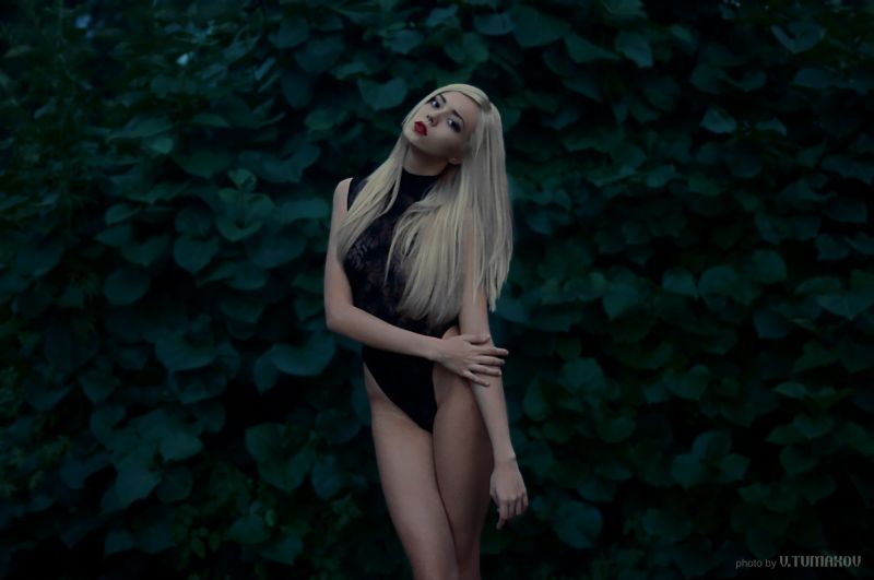 Frau,Porträt,blond,Fotografie,Blätter,Trikot