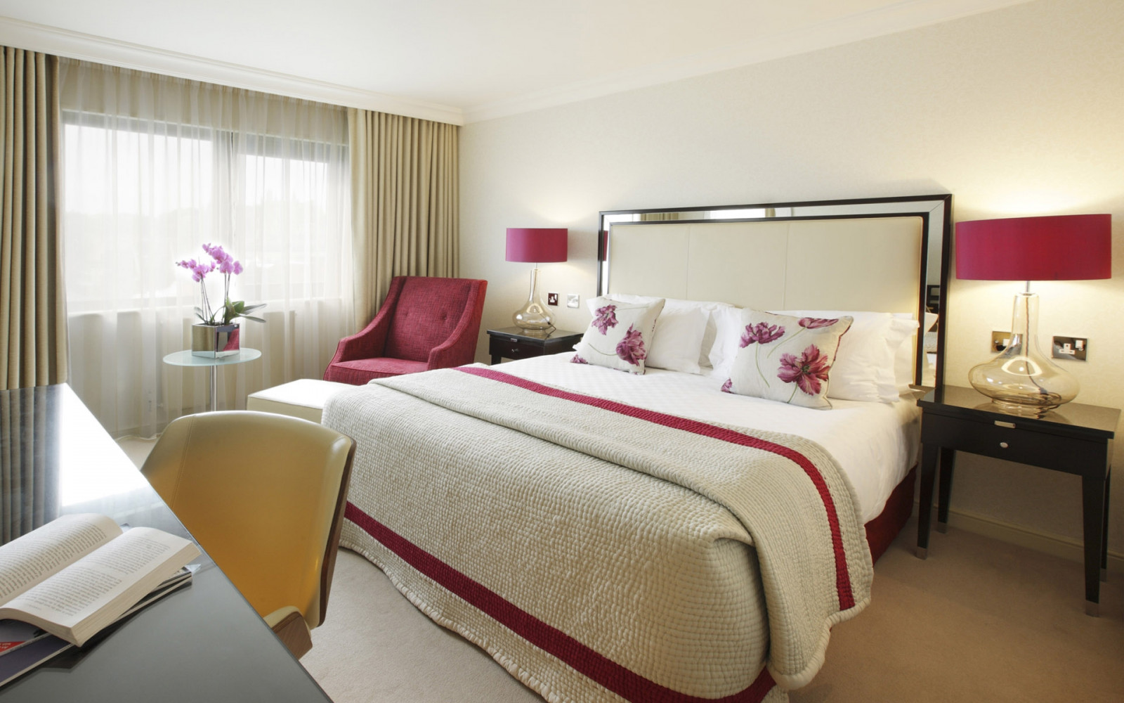 camera, interno, letto, sedia, Camera da letto, interior design, Cottage, tenuta, design, appartamento, mobilia, proprietà, immobiliare, suite, lenzuolo