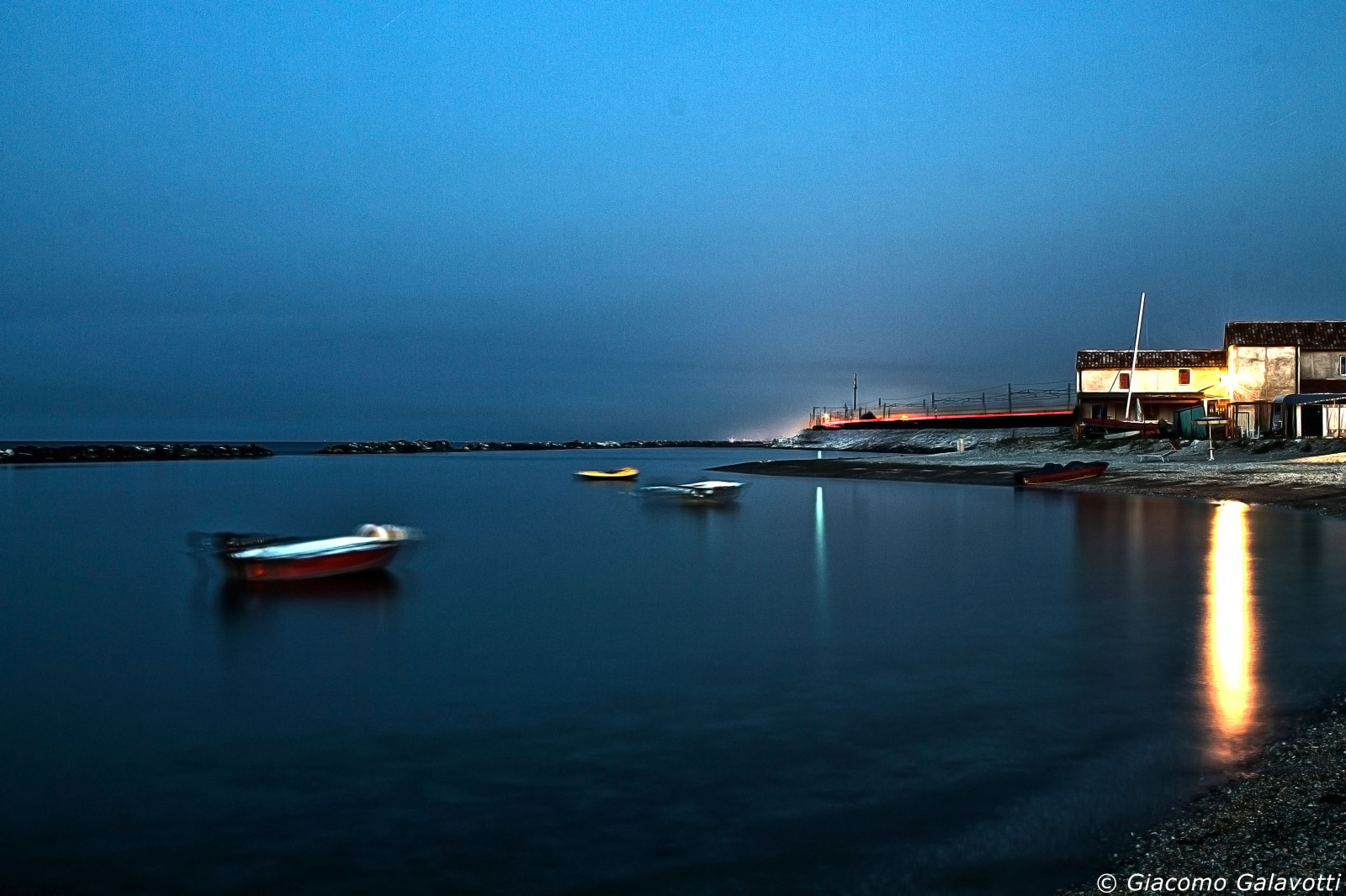 Kánon, eos, kobyla, foto, Blu, web, Barche, fotografia, grandangolo, spiaggia, sera, Fotografo, Giacomo, 18mm, Fano, Fotoweb, Webphotography, 1100D, Giacogala