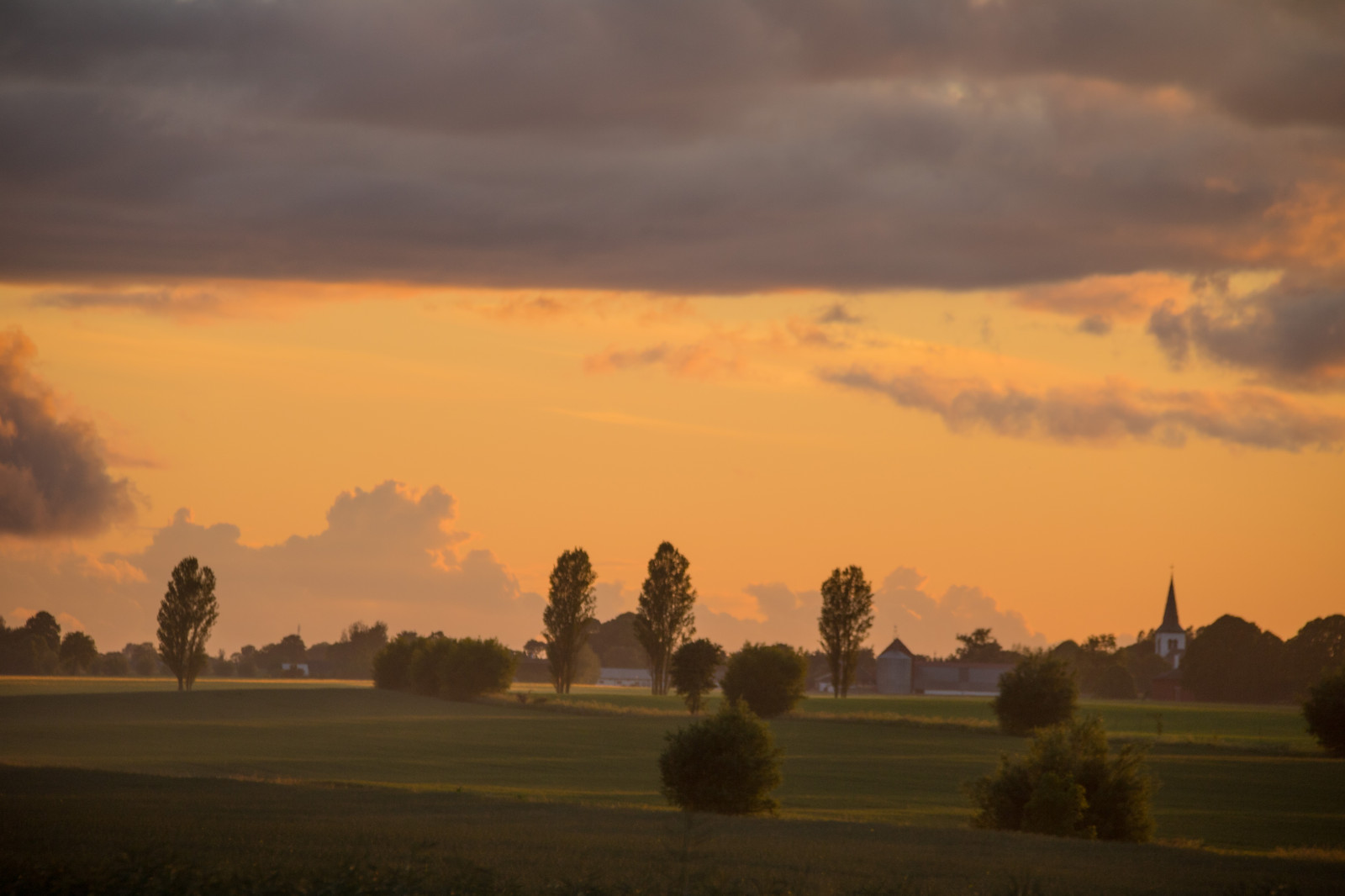 slunečnímu záření, krajina, západ slunce, kopec, Příroda, nebe, pole, svítání, večer, ráno, slunce, horizont, soumrak, slunce, mrak, strom, svítání, zlatá hodina, nebe, solnedg ng, venkov, moln, landsbygd, s dersl tt, landskap, exif modelu canoneos760d, geocountry, Kamera aby kánon, geocity, Model fotoaparátu canoneos760d, geostate, geolocation, EXIF čočka efs18200mmf3556is, EXIF otvor 56, exif aby kánon, EXIF isospeed 125, exif focallength 155mm, gyllenetimmen, zemědělství, prostý, prérie, venkov, atmosférický jev, odlesk, savana