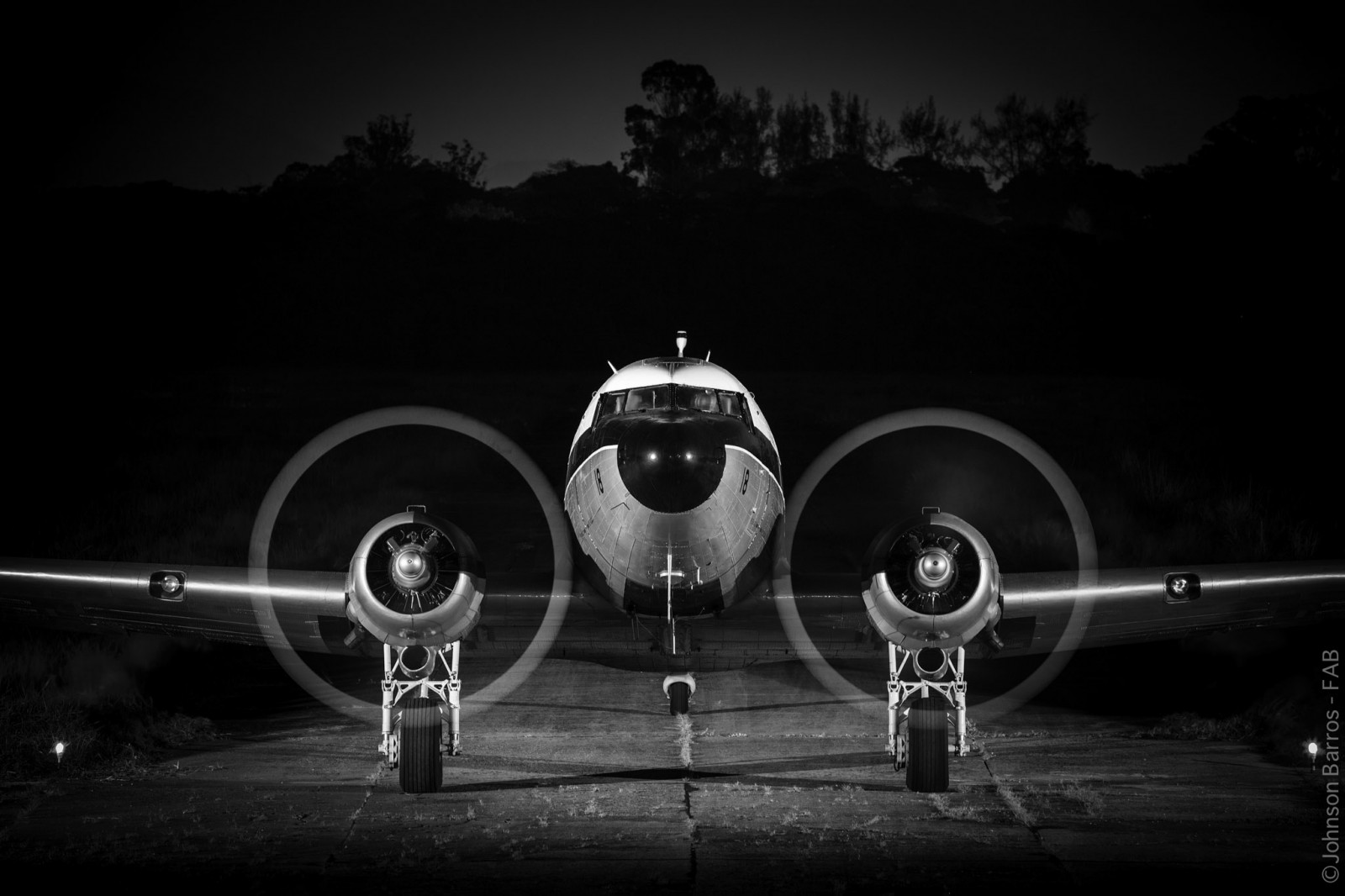 Černá, starý, černobílý, noc, starověký, vozidlo, fotografování, letoun, letadlo, podprsenka, dějiny, Kánon, vinobraní, Brazílie, Noir, Černý a bílý, barva, tělesné, kolo, letadlo, tma, nuit, noiretblanc, Museu, jádra, aviao, cor, fotojohnsonbarros, dimensao22, livroasasqueprotegemopais, Snímek obrazovky, pretoebranco, pb, noite, veterán, vieux, Rio de Janeiro, počítač tapeta, Atmosféra Země, Černý a bílý, monochromatické fotografování, obscurit, rj, Velho, Antigo, Veterano, vieil, musal, preservacao, preservado, aeronavehistorica, c47, douglasc47dakota, reliquia