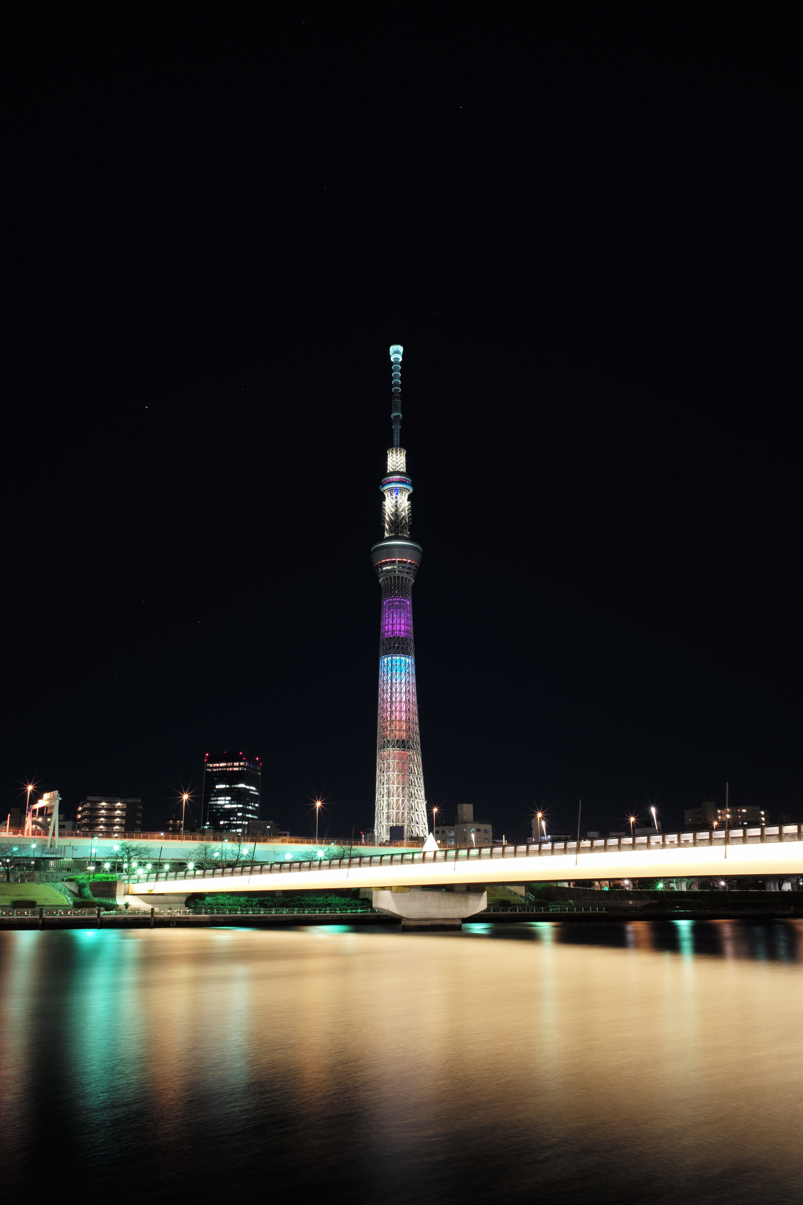 by, bybilledet, nat, arkitektur, afspejling, skyline, skyskraber, aften, tårn, bro, skumring, Leica, Tokyo, M, Skytree, lys, belyst, belysning, mørke, milepæl, Tokyo Skytree, Sakurabashi, typ240, lovelychocolat, summedriver, Elmarit, elmarit12828asph, atmosfære af jord