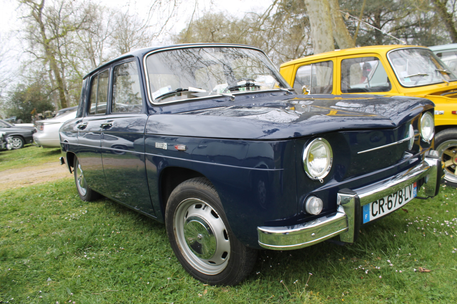 car, motor vehicle, vehicle, classic car, renault 8, Sedan, city car, family car, compact car