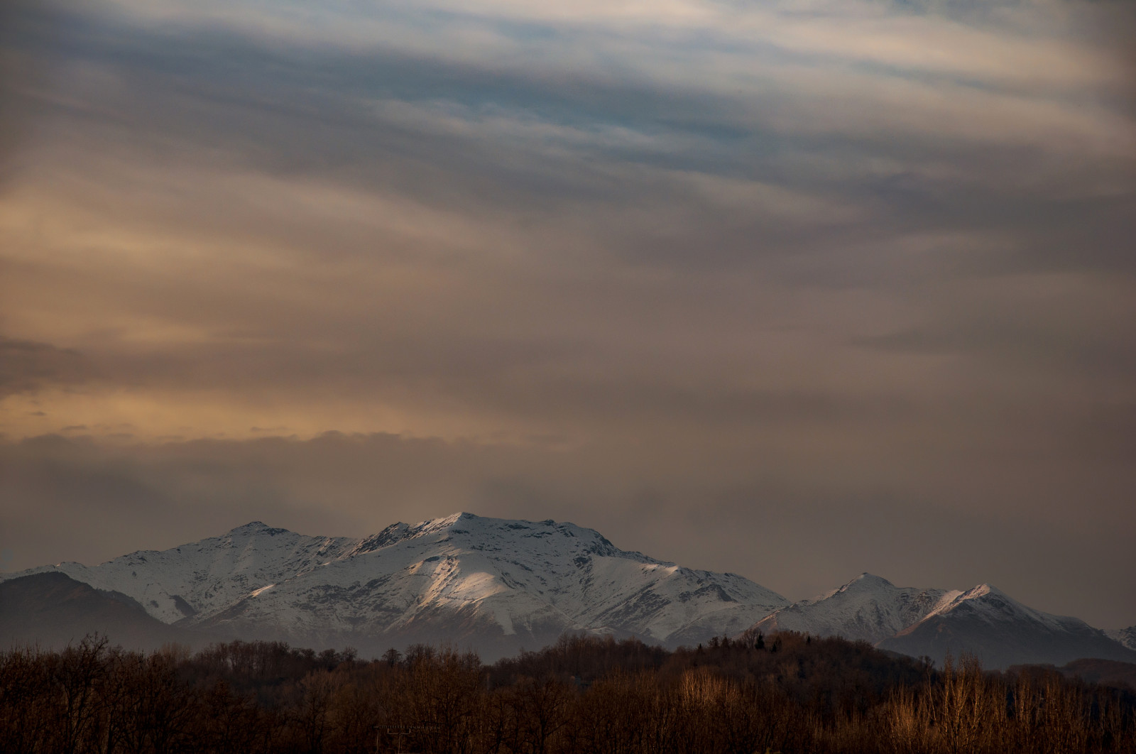 slunečnímu záření, krajina, hory, západ slunce, Itálie, kopec, Příroda, odraz, nebe, sníh, zima, mraky, svítání, večer, ráno, mlha, horizont, atmosféra, panoráma, Nikon, divočina, soumrak, teplý, Tramonto, světlo, mrak, strom, NIKKOR, cestovat, hora, počasí, svítání, Italia, cielo, turista, tele, montagne, 105mm, ngc, montagna, štika, inverno, d90, teleobjektivem, 105, 18105, neve, bod, paesaggio, alberi, nuvole, atmosférický jev, horských reliéf, landform, geografický rys, pohoří, meteorologický jev