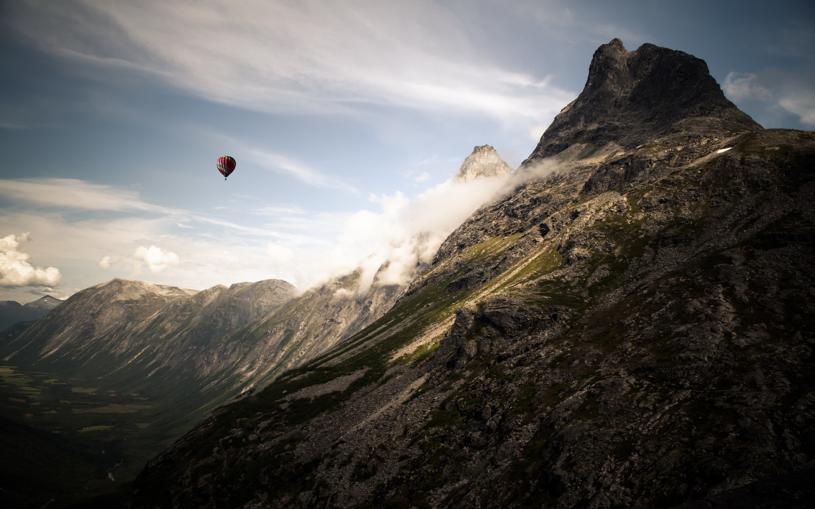 luce del sole, paesaggio, collina, natura, cielo, mattina, scogliera, Alpi, vertice, parapendio, cresta, Terreno, nube, montagna, avventura, 2560x1600 px, atmosfera della terra, morfologie montane, landform, caratteristica geografica, catena montuosa, sport estremo, alpinismo