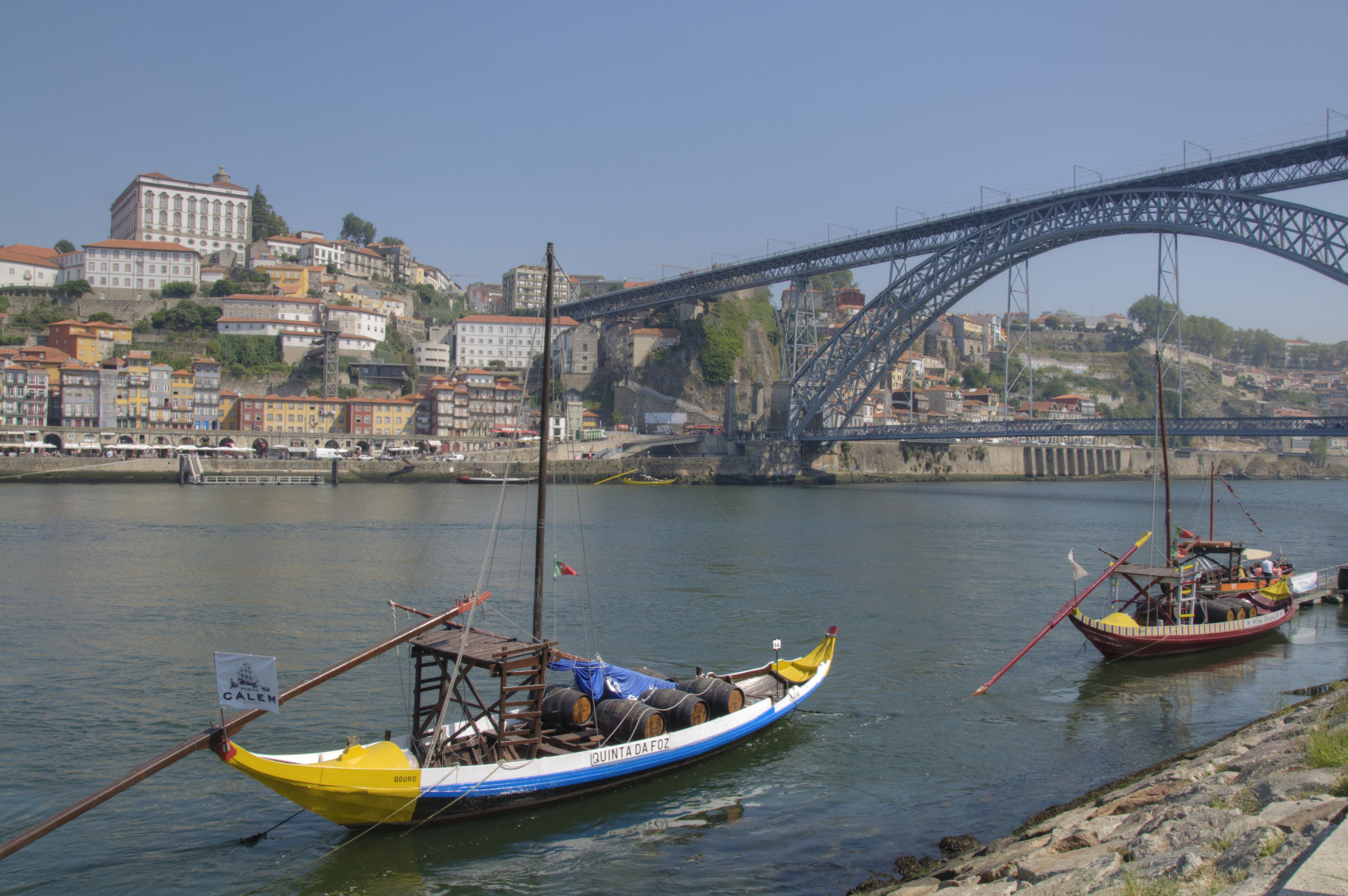 loď, moře, město, záliv, nebe, vozidlo, most, řeka, přístav, sudy, Evropa, doprava, Portugalsko, Porto, den, počasí, venkovní, lodě, přístav, plavidlo, Průhledná, geotagged, lodičky, vodní, plavidla veslování, bárka, 20160823122950, Portuga, vilanovadegaia, prt, bandeira, geo lat 4113785158, geo lon 861384720