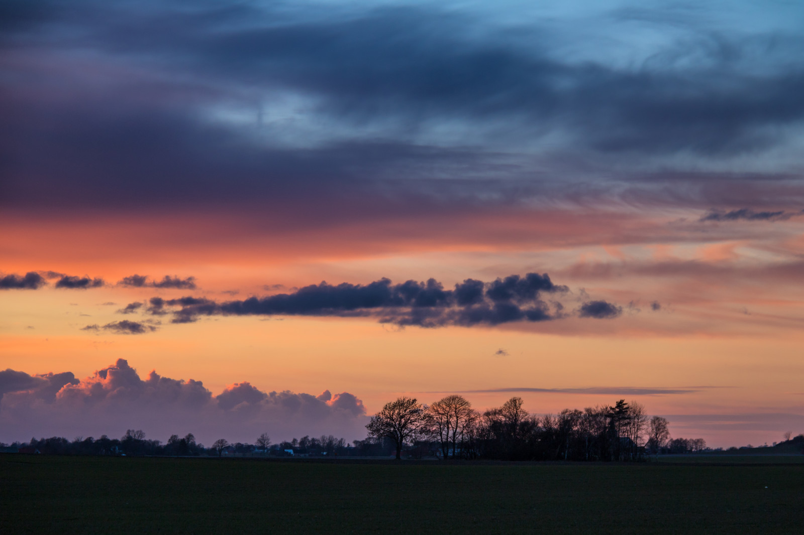 krajina, západ slunce, nebe, pole, svítání, večer, ráno, horizont, atmosféra, soumrak, mrak, svítání, nebe, solnedg ng, venkov, moln, skymning, landsbygd, landskap, prostý, prérie, atmosférický jev, odlesk, červená obloha v dopoledních hodinách, meteorologický jev