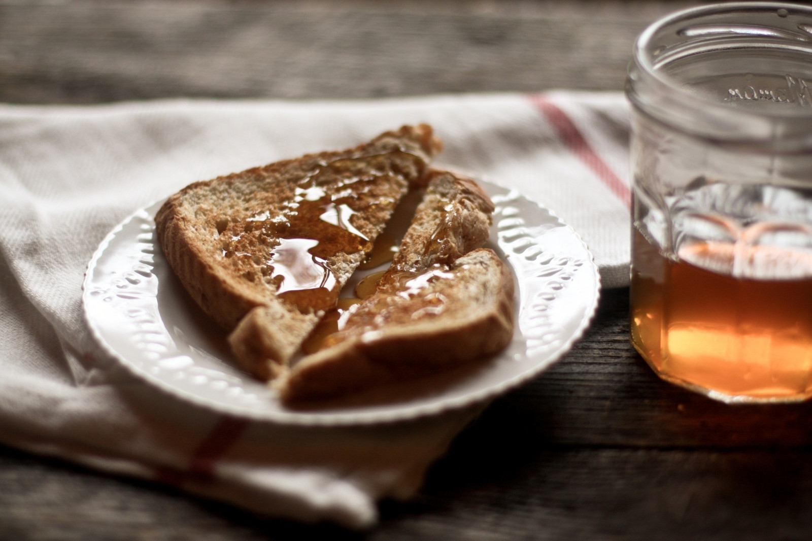 přípitek, chléb, Miláček, banka, Talíř