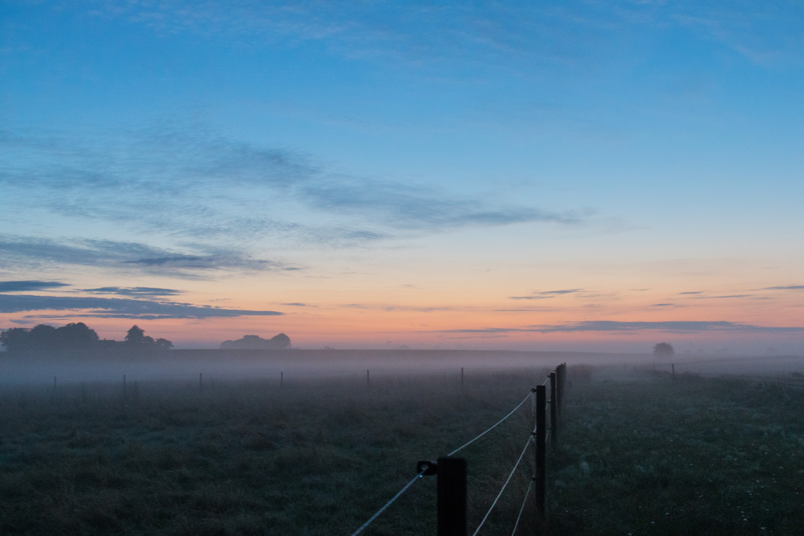 slunečnímu záření, krajina, západ slunce, moře, kopec, nebe, svítání, večer, ráno, mlha, pobřeží, horizont, atmosféra, soumrak, venkovský, mrak, mlha, bluehour, hora, svítání, nebe, dimma, venkov, moln, landsbygd, soluppg ng, s dersl tt, landskap, Norra by, exif modelu canoneos760d, geocountry, Kamera aby kánon, geocity, Model fotoaparátu canoneos760d, geostate, geolocation, EXIF čočka efs18200mmf3556is, exif aby kánon, EXIF otvor 40, exif isospeed 1250, bl timmen, exif focallength 24mm, morgon, atmosférický jev, odlesk