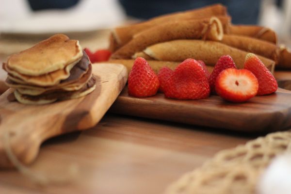 pancakes,Muffins,strawberries