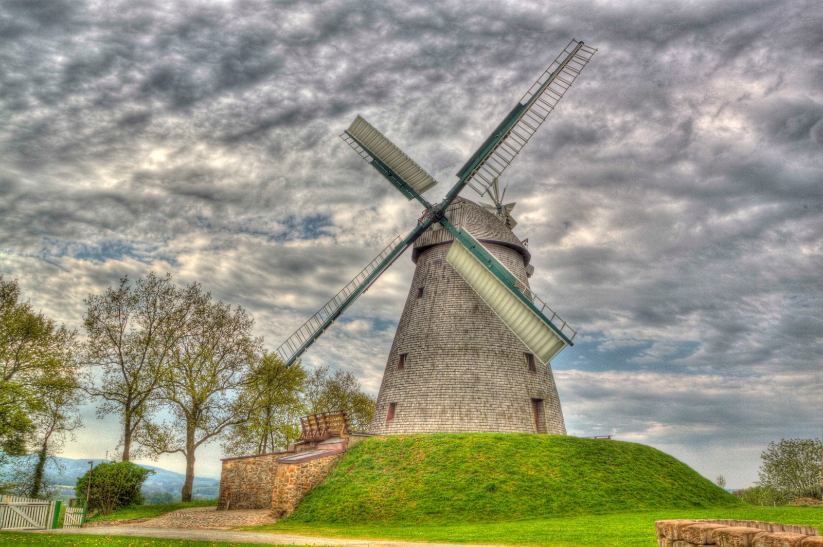 landskab, solnedgang, arkitektur, natur, bygning, græs, skyer, grøn, aften, Tyskland, Sol, historisk, historie, HDR, vind, sommer, vindmølle, ugle, mølle, 2013, smuk, træ, overskyet, flickr, Landschaft, sæson, farve, himmel, landskabet, natur, deutschland, juli, Soleil, ciel, nuages, Formidabelt, Sonnenuntergang, wolken, Allemagne, licht, Photomatix, b ume, forarbejdning, Arbres, håndholdt, NRW, zonsondergang, westfalen, Ostwestfalen, couchesoleil, solfald, Moulin, windm hle, m hlenstrasse, m HLE, landdistrikt, Westf Lische