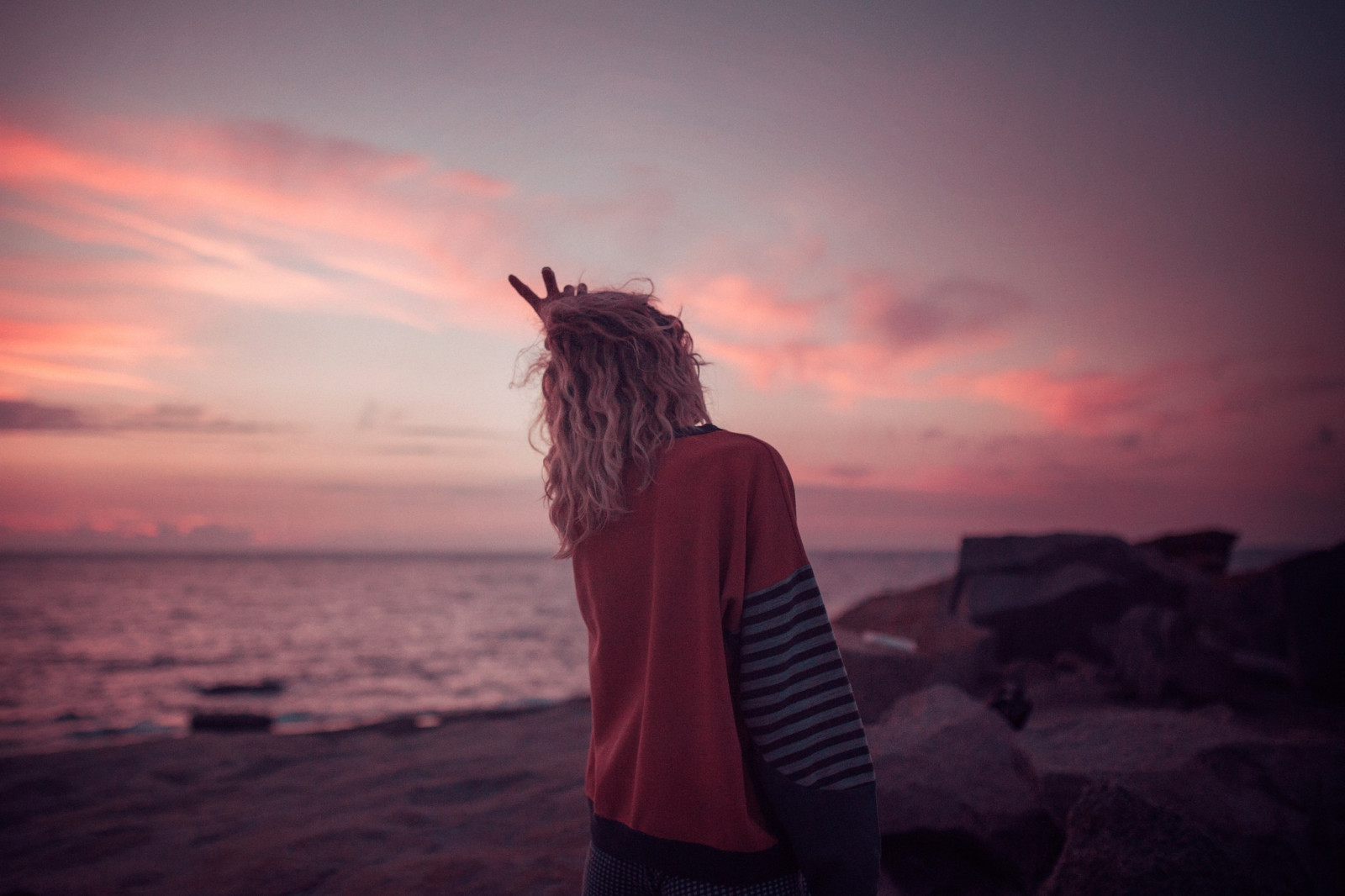 luce del sole, donne all'aperto, donne, bionda, tramonto, mare, cielo, silhouette, spiaggia, Alba, sera, mattina, Sole, orizzonte, indietro, crepuscolo, emozione, nube, alba, oceano, oscurità