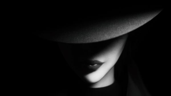 woman in black,women,hat,monochrome,lips,covered eyes