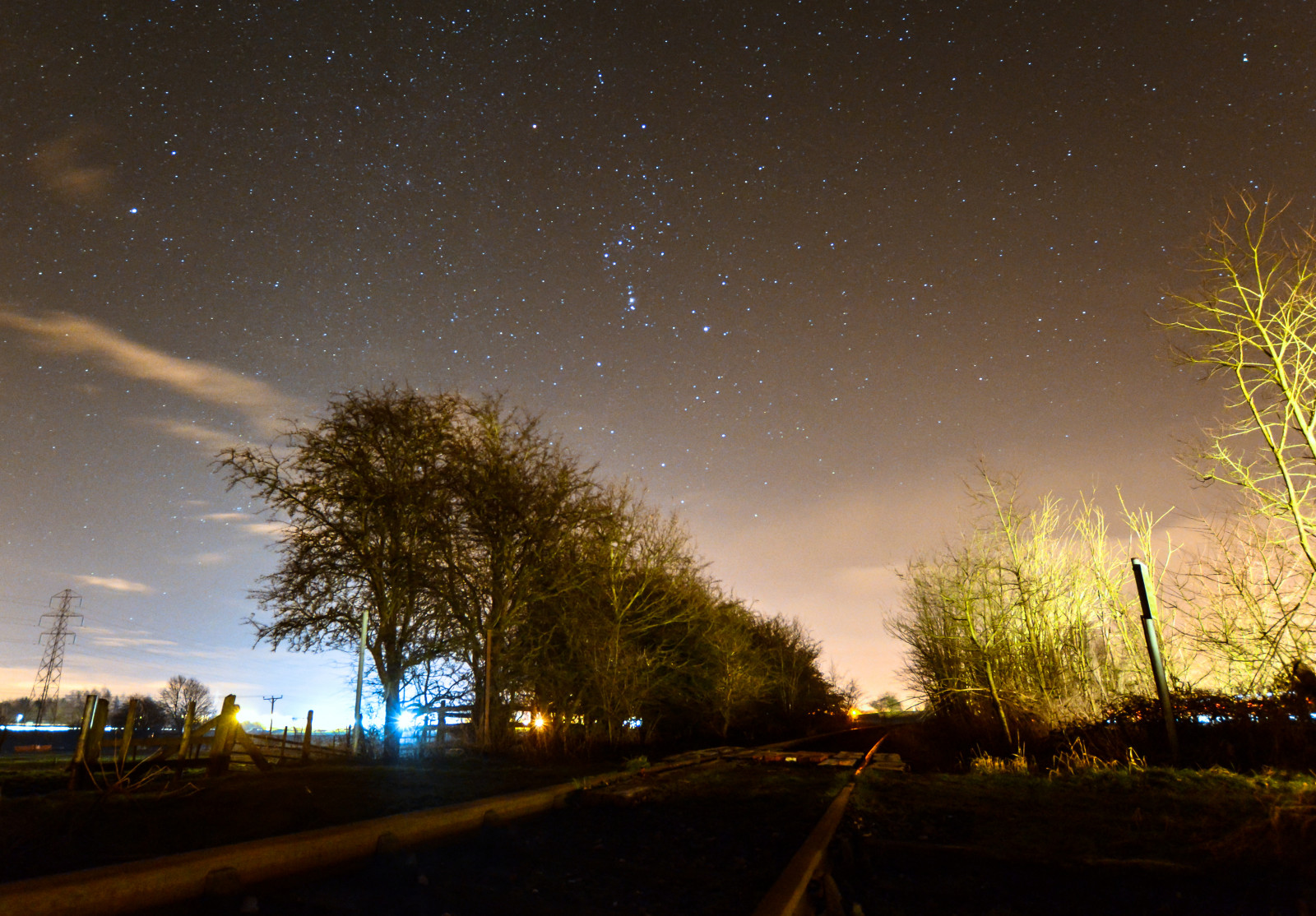 krajina, panoráma města, noc, galaxie, voda, Příroda, prostor, nebe, hvězdy, panoráma, večer, ráno, horizont, atmosféra, Nikon, soumrak, vesmír, astronomie, jitřenka, Spojené království, průzkum, půlnoc, longexposure, mrak, strom, svítání, rostlina, noční obloha, osvětlení, hvězda, Průhledná, mléčná dráha, tma, astro, D7100, nebe, počítač tapeta, Atmosféra Země, vesmír, astronomický objekt, meteorologický jev, jev, sigma1020mmf35exdchsm, nightime, astronomyrelated, Orionline