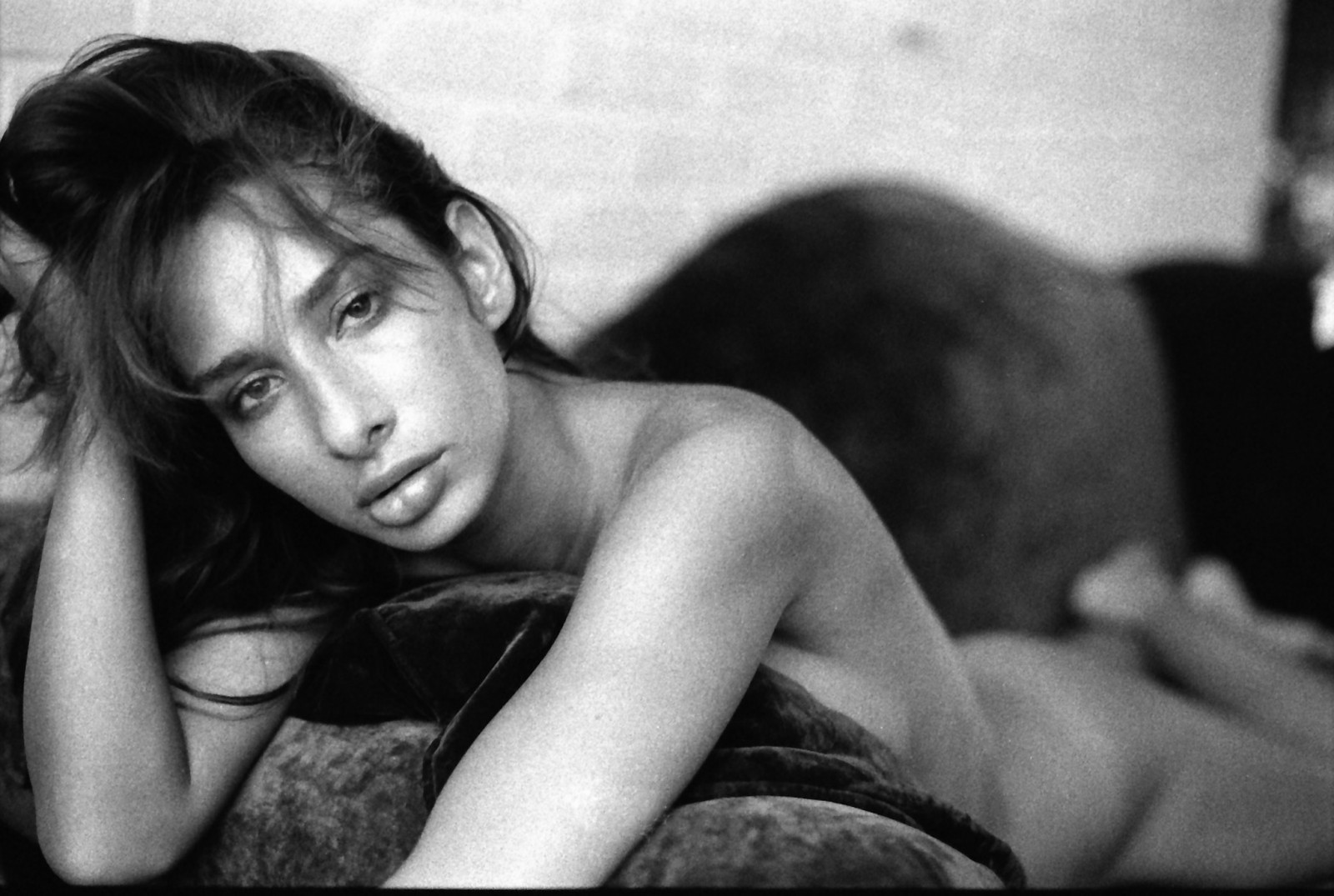 blu, bianco e nero, 35MM, nudo, 50 millimetri, Nikon, f14, grano, luce naturale, f100, labbra, 150, divano, Princeton, Rodinal, pianista, versace, ilforddelta3200, SarahAnn, playsmahler