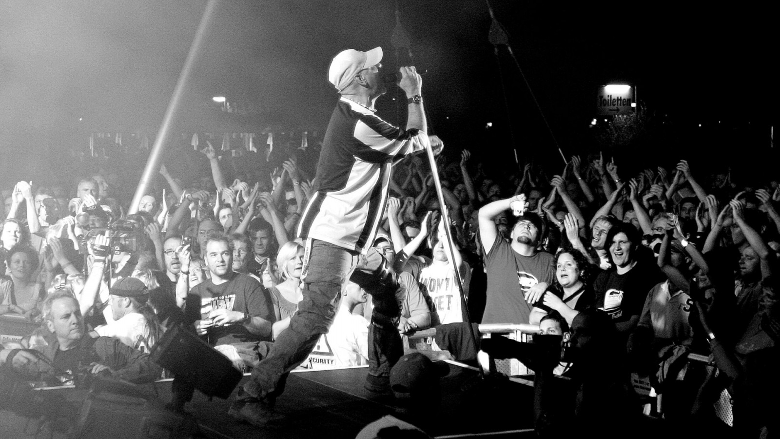 vztek na jatkách, show, fanoušek, mikrofon, světlo