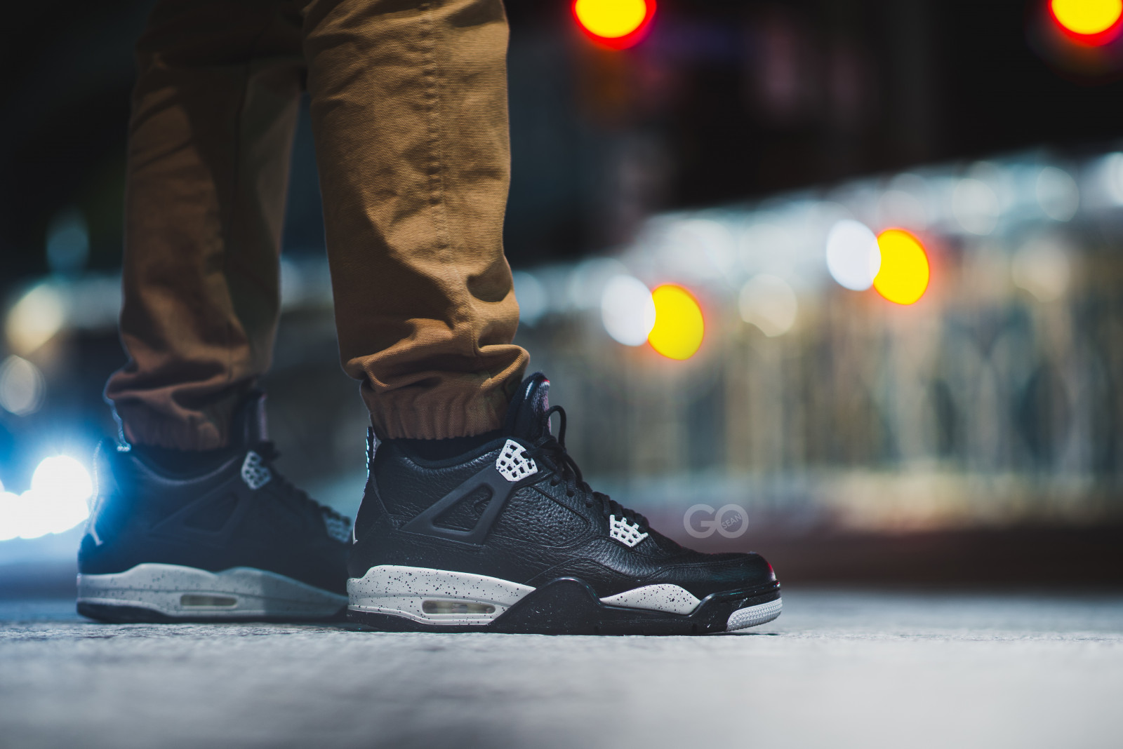 Nike, bílý, Černá, voda, fotografování, led, ISS, Šedá, obuv, Nikon, tenisky, Toronto, objektiv, 2015, Oreos, vzduch, předělaný, 4, IV, světlo, 85mm, NIKKOR, primární, f18, zábava, retro, nightphotography, fotografie, streetphotography, D600, teniska, střevíc, obuv, rekreace, Jordán, kopy, nt, sojky, Oreo, sneakerhead, atletické obuvi, běžce, niketalk, solecollector, wiwt, wdywt, wdiwt, sneakerphotography, seango, shoehead, muttonhead, kicksology, Hypebeast, jordan4, ajiv, AJ4, airjordaniv, sneakerology, airjordan4, jordan4s, oreo4