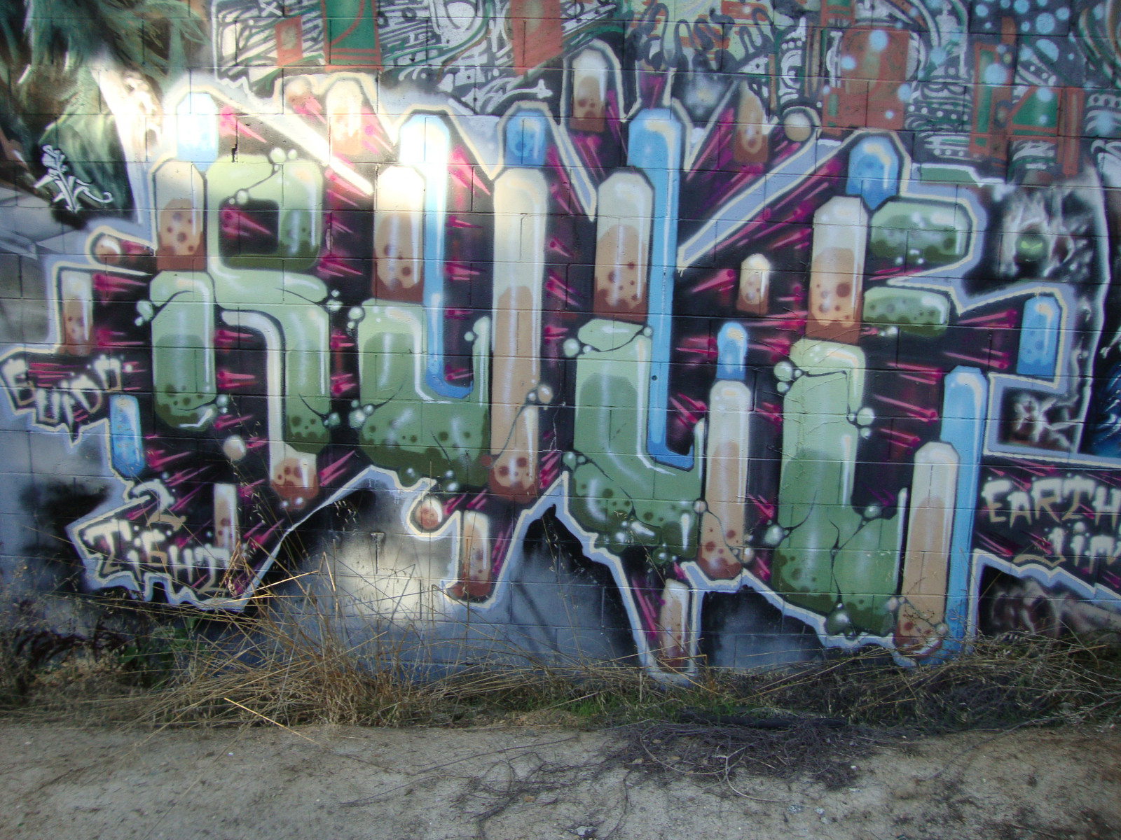 Carson In Graffiti Wallpaper : graffiti, ART, car, street art, mural, vehicle 3264x2448 ...