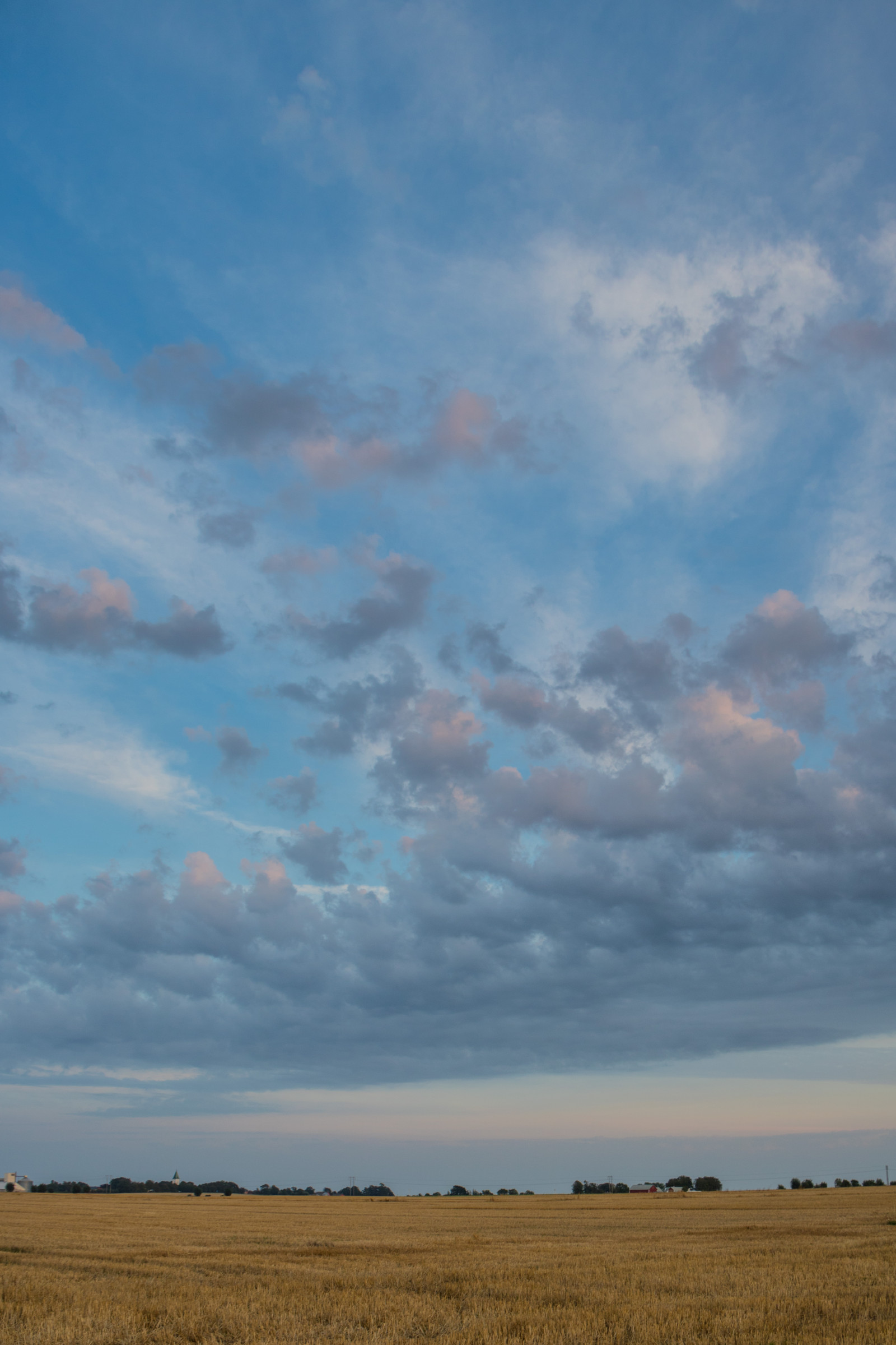 krajina, západ slunce, tráva, nebe, pole, ráno, horizont, soumrak, step, mrak, svítání, lučina, zlatá hodina, nebe, solnedg ng, venkov, moln, landsbygd, landskap, exif modelu canoneos760d, geocountry, Kamera aby kánon, geocity, Model fotoaparátu canoneos760d, geostate, geolocation, EXIF čočka efs18200mmf3556is, exif aby kánon, EXIF isospeed 100, exif focallength 20mm, EXIF otvor 50, gyllenetimmen, zemědělství, louka, prostý, prérie, venkov, ekosystém, tráva rodina, meteorologický jev, savana