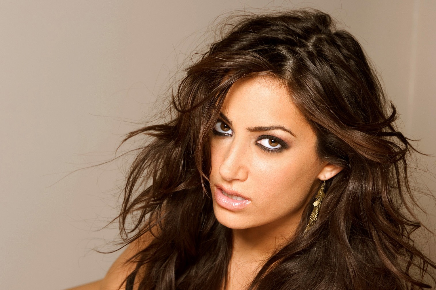 tvář, ženy, model, portrét, dlouhé vlasy, fotografování, zpěvák, černé vlasy, vlasy, nos, Osoba, hlava, supermodelka, Donna Feldmanová, dívka, krása, oko, žena, ret, účes, portrétní fotografie, focení, hnědé vlasy, umění model, barvení vlasů, obočí, zblízka, vrstvené vlasy