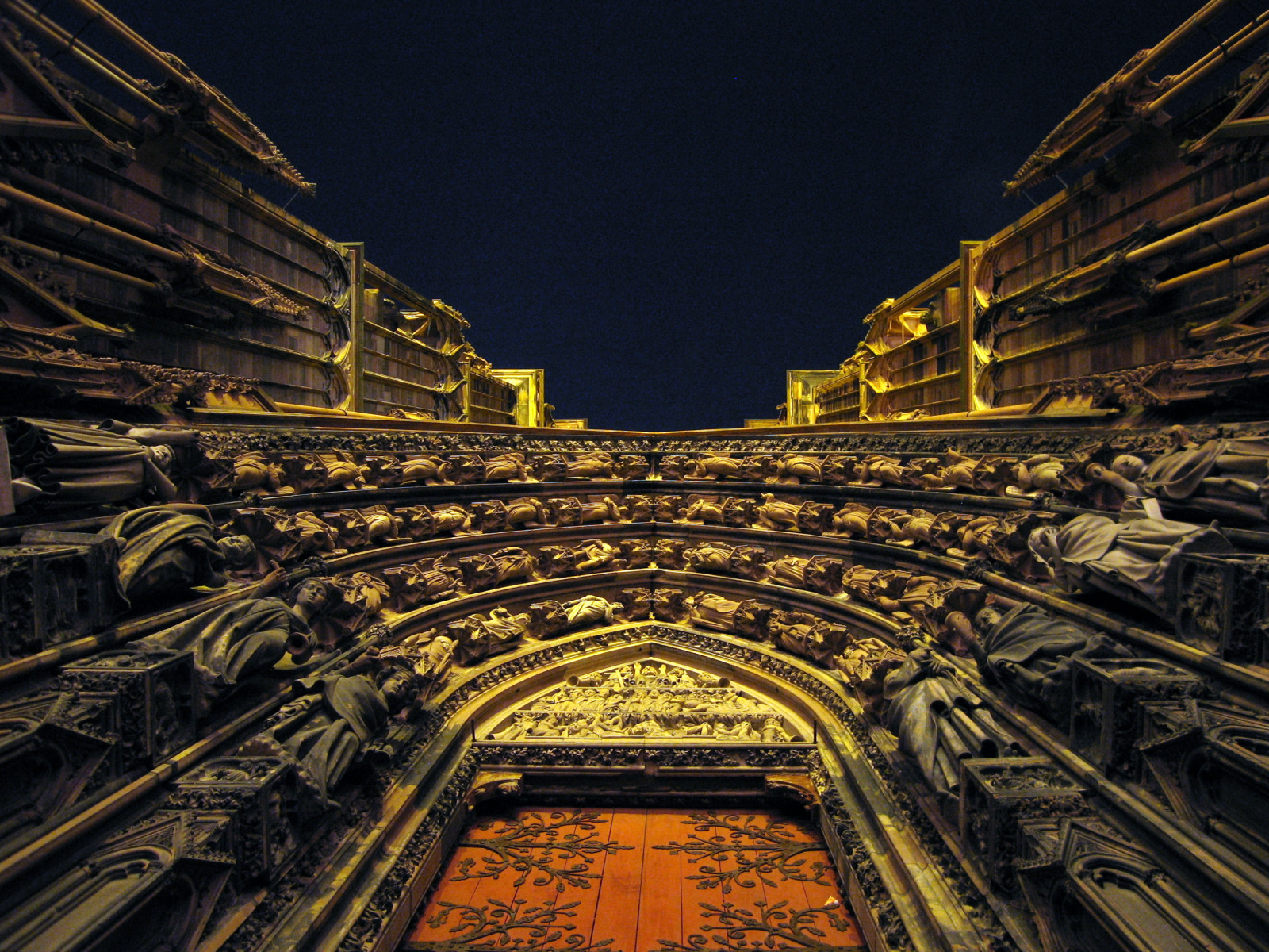 milepæl, himmel, historiske sted, metropol, bygning, symmetri, oldtidshistorie, turistattraktion, nat, mørke, arkæologiske område, facade, katedral, Spir, stock photography