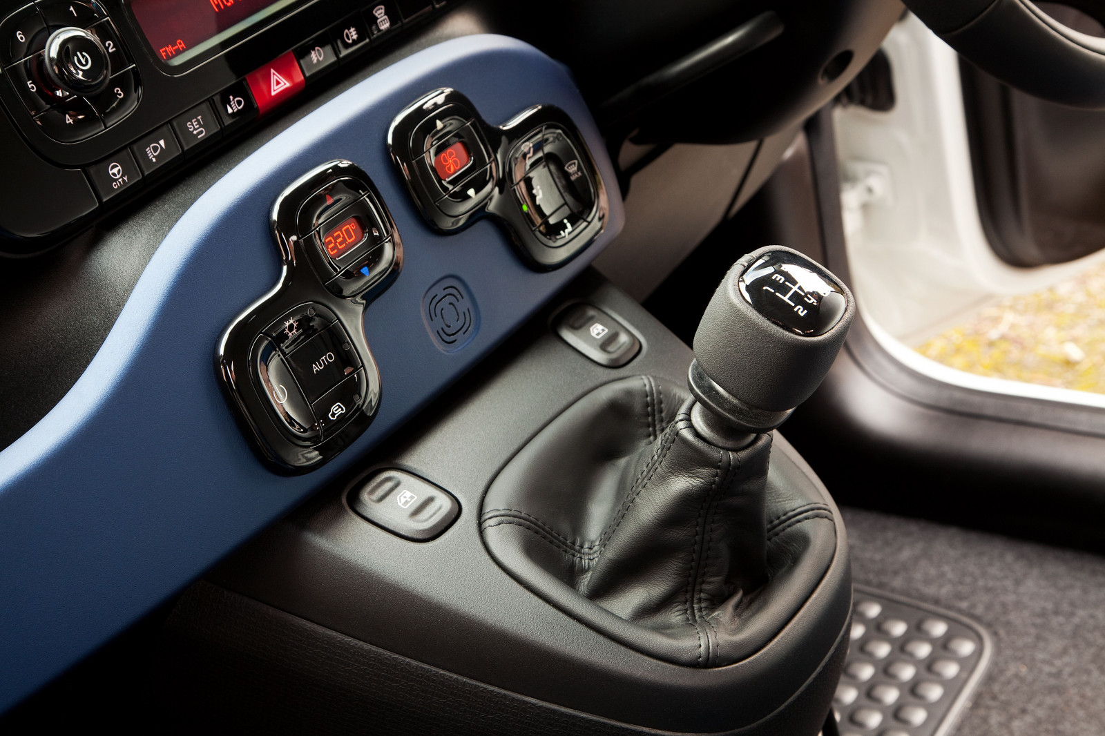 Auto, Fahrzeug, Audi, Sportwagen, Lenkrad, FIAT, Netcarshow, Netcar, Auto Bilder, Auto Foto, 2014, Panda UK Version, Supercar, Landfahrzeug, Automobil-Design, Automobil machen, Luxusfahrzeug, Familienwagen, Exekutivwagen, Stadtauto, Sport Nutzfahrzeug