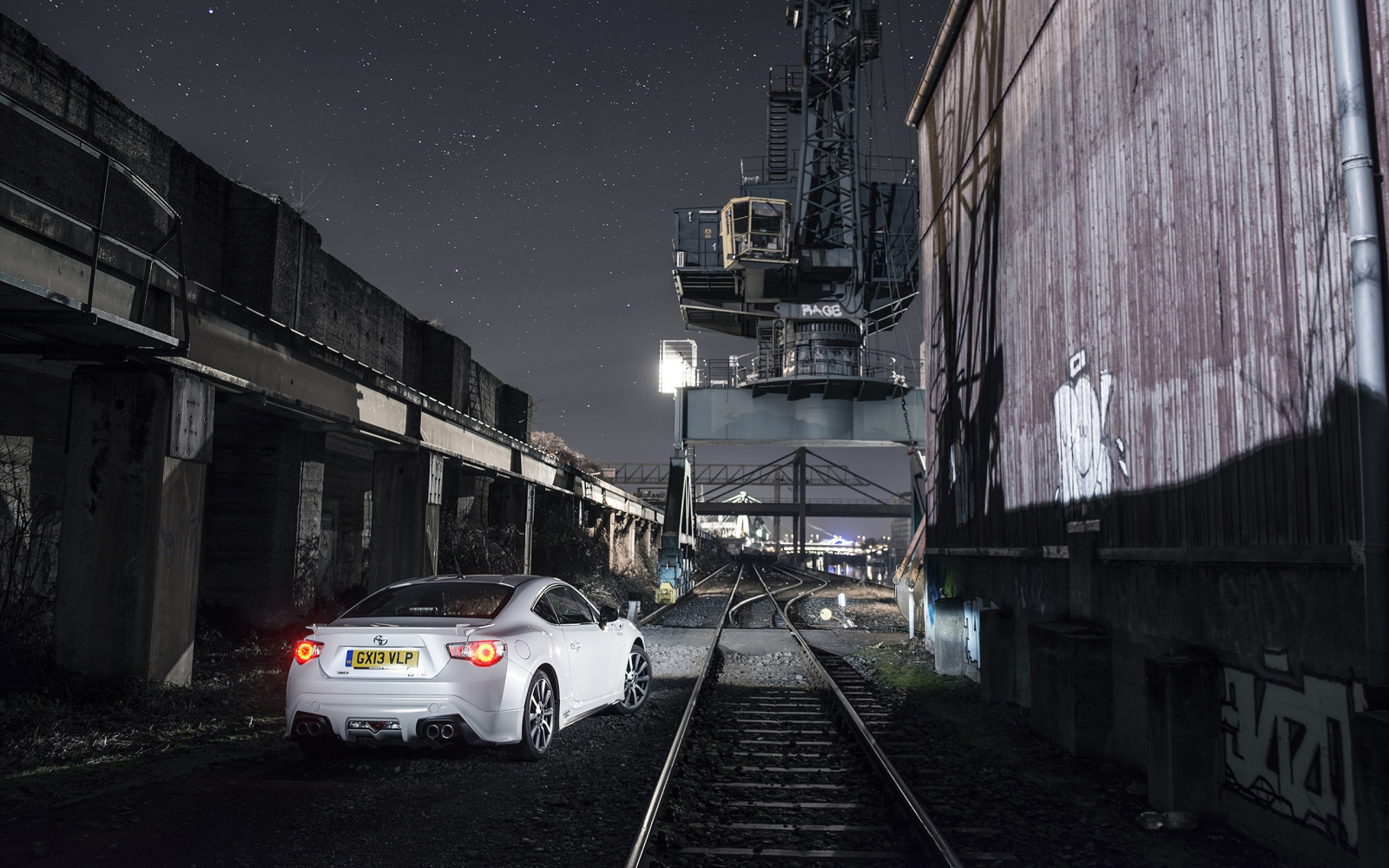 ulice, noc, sníh, vozidlo, silnice, vlak, doprava, elektřina, infrastruktura, tma, dráha, pruh, 2560x1600 px, urban area, veřejná doprava, Všeobecné