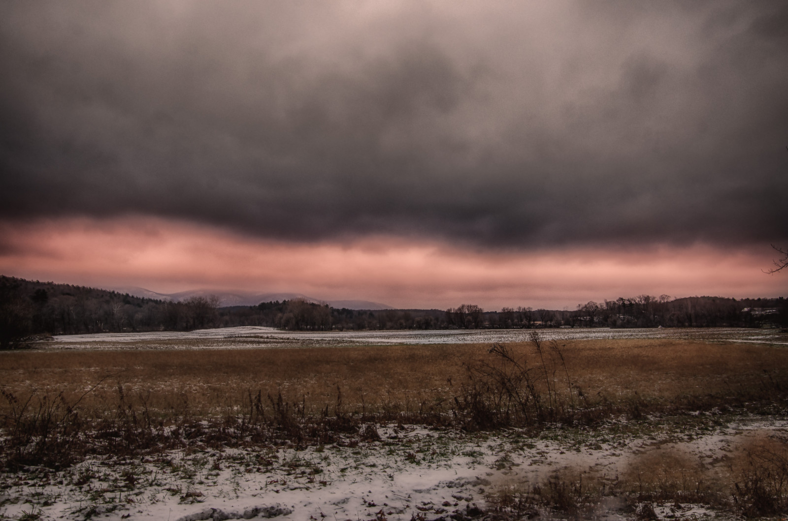 slunečnímu záření, stromy, krajina, hory, západ slunce, Příroda, odraz, tráva, nebe, sníh, zima, pole, mraky, svítání, bouřka, večer, ráno, mlha, HDR, atmosféra, soumrak, růžový, Connecticut, mrak, počasí, svítání, tma, krajiny, jezero, venkov, atmosférický jev, meteorologický jev