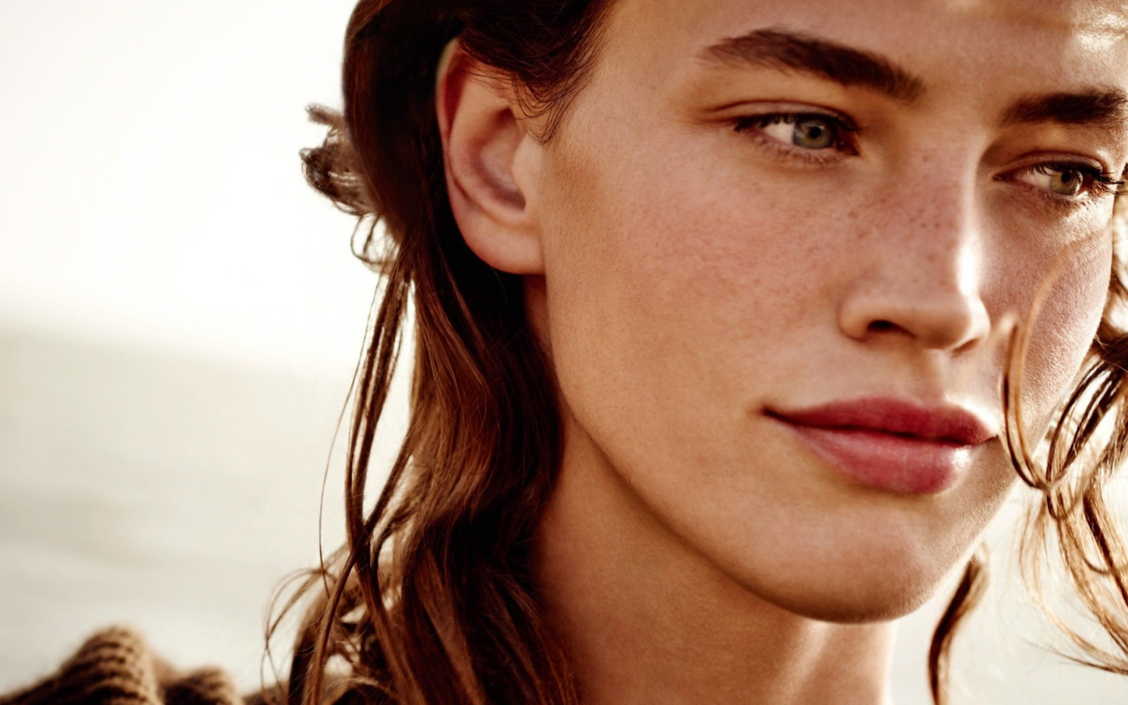 ansigt, Kvinder, model, portræt, langt hår, blå øjne, brunette, fotografering, sanger, fregner, hår, næse, emotion, forår, Person, hud, hoved, supermodel, Crista Cober, pige, skønhed, smil, øje, kvinde, Følelse, frisure, portrætfotografering, Photo shoot, brunt hår, ansigtsudtryk, organ, tæt på