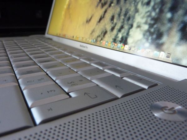 technology,apple,laptop,macOS,compact disc,design