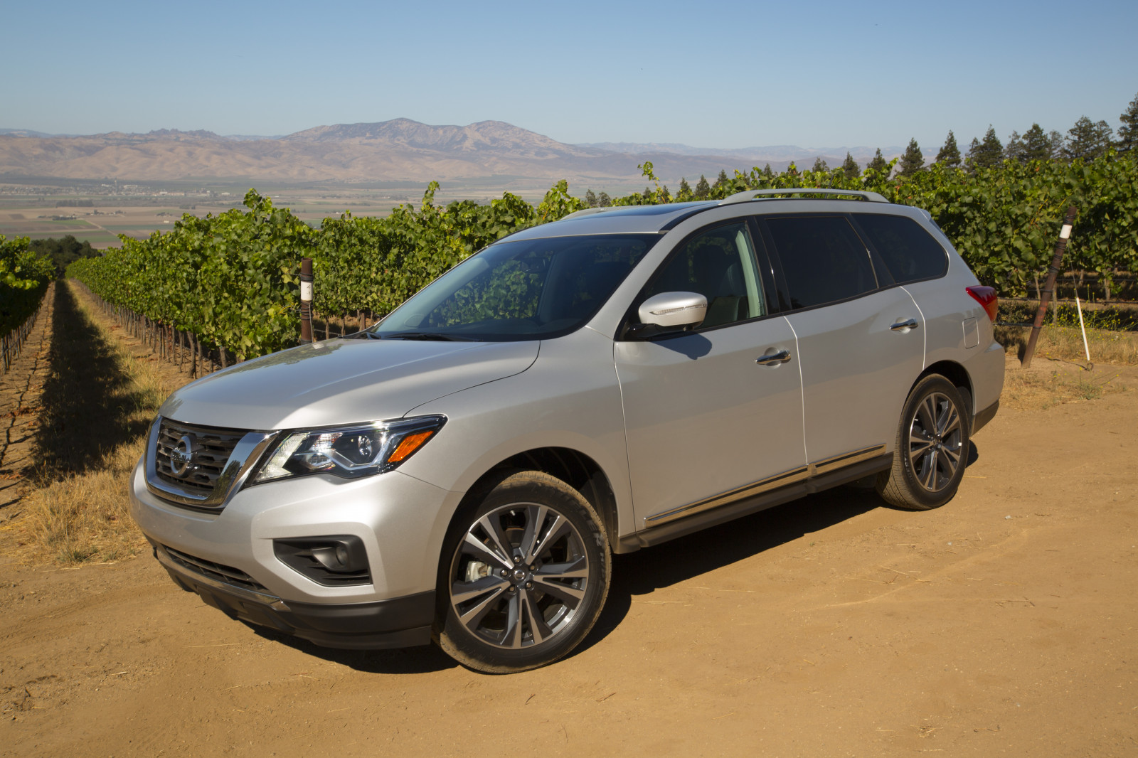 2017 Nissan Pathfinder Suv Wallpaper For Android