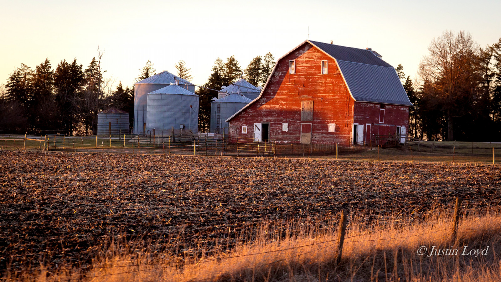 luce del sole, paesaggio, costruzione, rosso, cielo, campo, fotografia, casa, sera, mattina, azienda agricola, Canone, fienile, rurale, febbraio, Iowa, albero, flickr, 24105l, pianta, ora d'oro, casa, 6d, eos, prateria, agriturismo, area rurale, famiglia di erba, fattoria