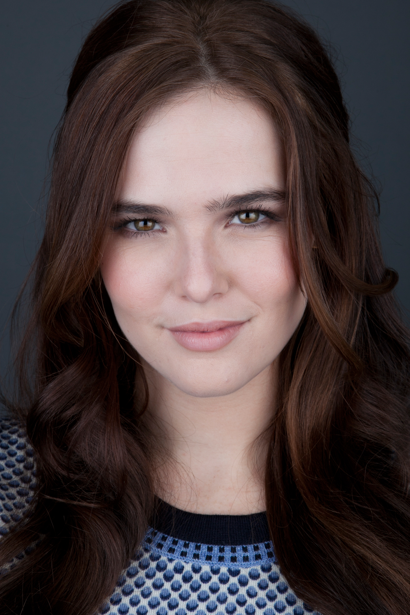 Hintergrundbilder : Zoey Deutch, Berühmtheit, Einfacher hintergrund ...
