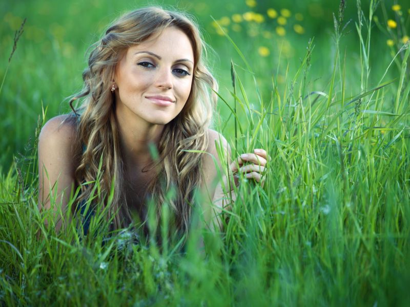 slunečnímu záření, les, ženy, model, dlouhé vlasy, oči slunečnímu záření, les, ženy, model, dlouhé vlasy, oči