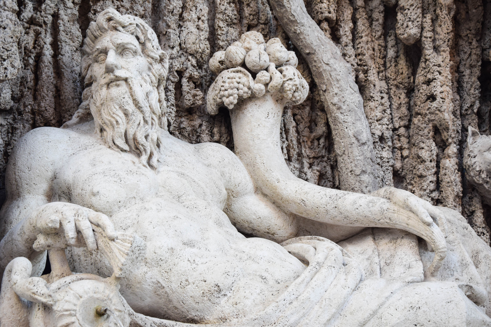 chrám, město, Itálie, architektura, starověký, Skála, dřevo, sochařství, socha, Evropa, Řím, mytologie, památník, UMĚNÍ, strom, rostlina, rom, pradávné město, roma, Barberini, Piazza Barberini, viadellequatrofontane, viasisitina, trevifountainguesthouse, řezba, dávná historie, dřevina, kufr, stone carving