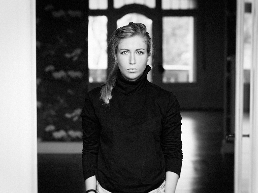 Fotoaparát, portrét, Černý a bílý, tělesné, žena, bílý, Černá, krása, Německo, objektiv, lumix, fotografování, oči, flickr, fotografie, tváře, tvořivý, Olympus, scéna, Panasonic, prozkoumat, Duše, monochrom, weiss, schwarz, MFT, primelens, GH3, olympus45mm, Mircofourthird, Danielhammelstein