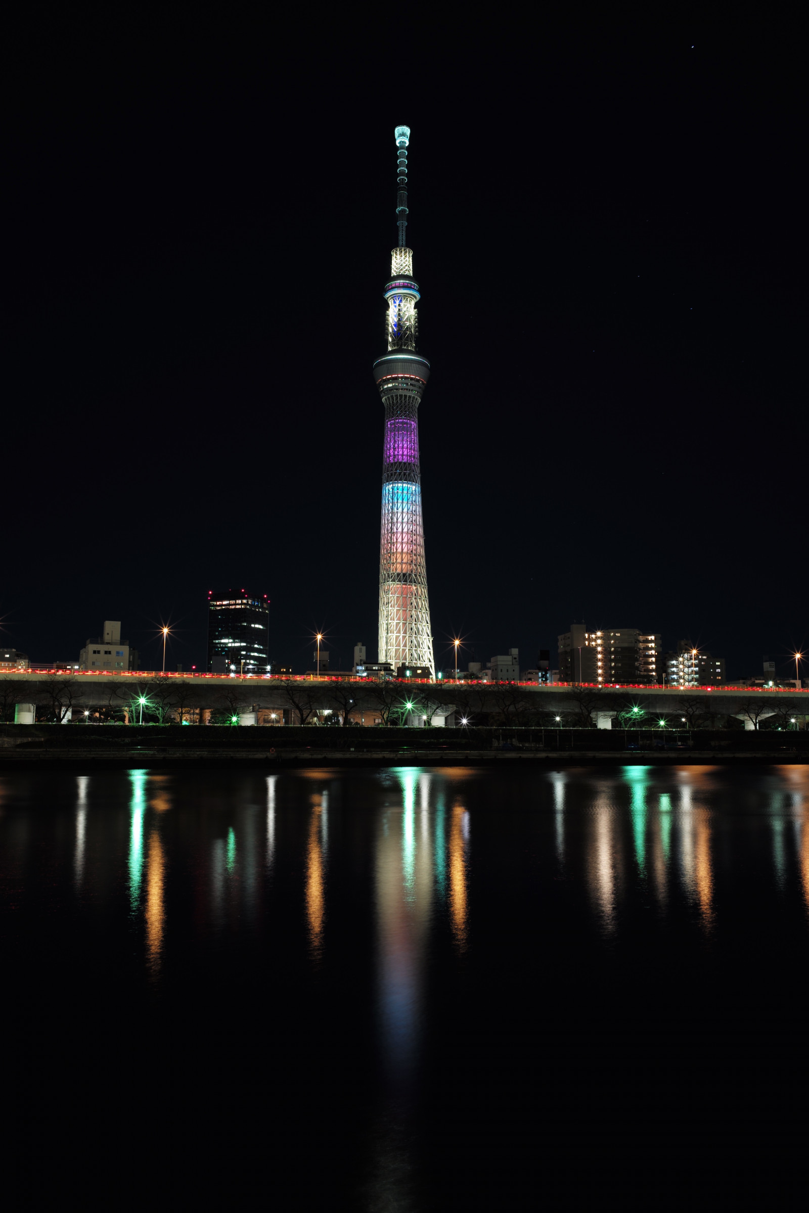 město, panoráma města, noc, architektura, odraz, panoráma, mrakodrap, večer, věž, horizont, soumrak, Leica, metropole, Tokio, M, Skytree, světlo, osvětlené, osvětlení, tma, mezník, Tokyo Sky Tree, typ240, lovelychocolat, summedriver, ELMARIT, elmarit12828asph