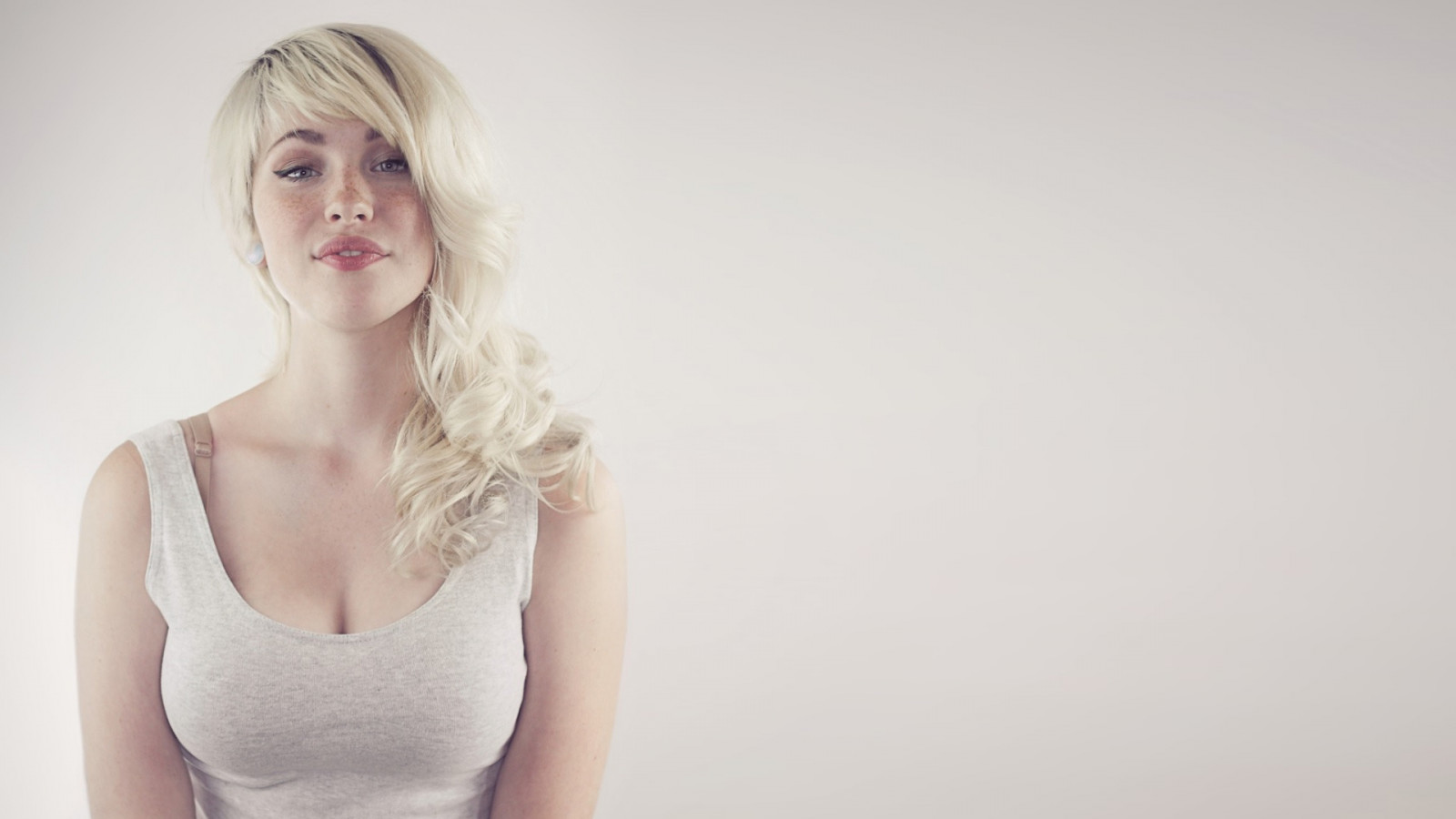 tvář, bílý, model, portrét, blondýnka, dlouhé vlasy, fotografování, šaty, Pehy, móda, vlasy, růžový, Osoba, kůže, Devon Jade, hlava, dívka, krása, žena, dáma, nevěsta, fotografie, smysl, blond, účes, 1920x1080 px, portrétní fotografie, focení, umění model