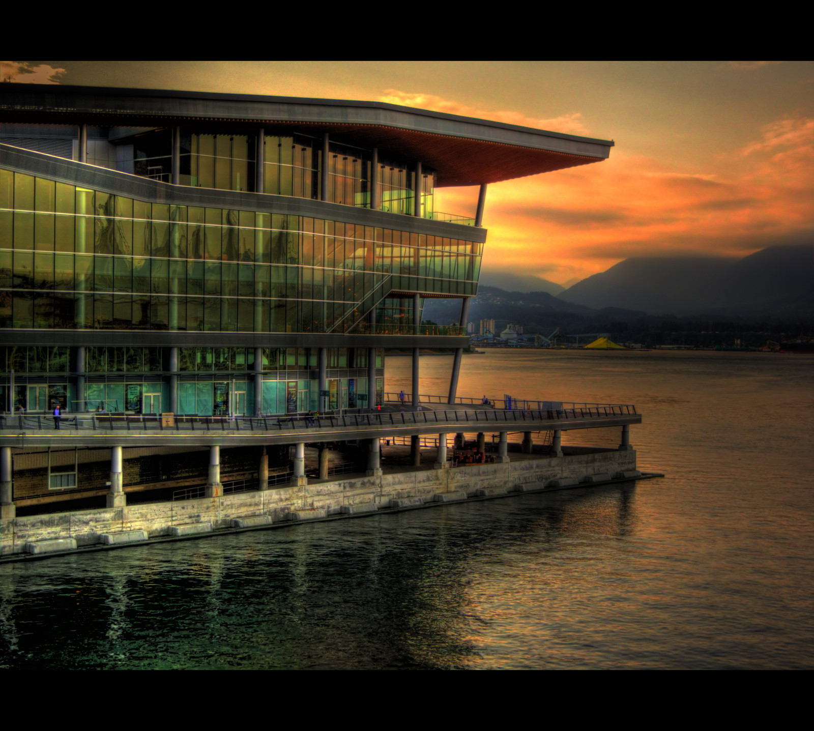 krajina, západ slunce, moře, architektura, jezero, voda, městský, budova, Červené, odraz, tráva, nebe, svítání, uklidnit, žlutý, večer, ráno, sklenka, řeka, Kánon, HDR, horizont, Kanada, dok, soumrak, Vancouver, nábřeží, tonemapping, světlo, mrak, svítání, ekologický, prozkoumat, oceán, přístav, střecha, centrum, místo, kondominium, uhlí, Photomatix, G10, fasáda, centrum, konvence, přední strana, tonemapped, vodní, nemovitost, citlivost