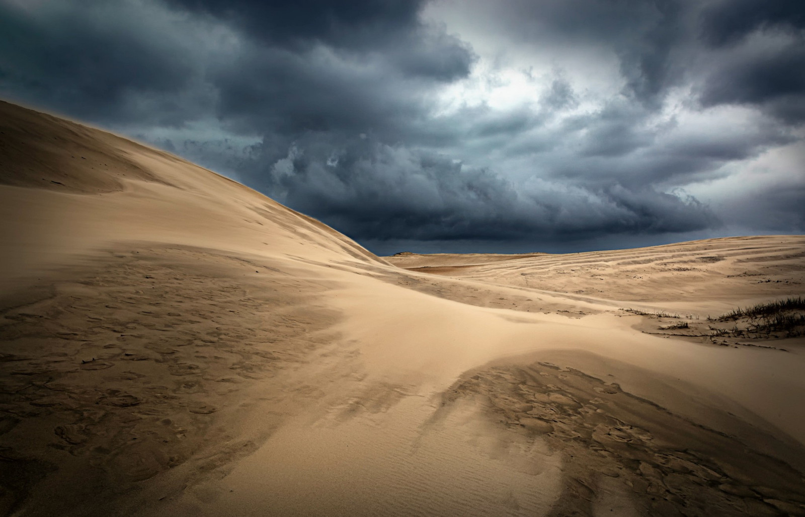 lumière du soleil, paysage, mer, la nature, le sable, réflexion, ciel, neige, des nuages, lever du soleil, Matin, brouillard, côte, Soleil, désert, horizon, atmosphère, crépuscule, nuage, Montagne, Météo, Aube, océan, vague, loch, habitat, environnement naturel, Phénomène atmosphérique, Vague de vent, Phénomène météorologique