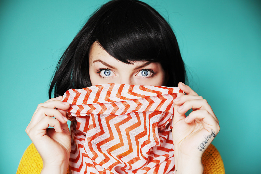 tvář, kočka, model, oči, brýle, Červené, fotografování, žlutý, modrý, oranžový, vlasy, pusa, nos, jíst, emoce, jasný, Osoba, kůže, hlava, Odin, dítě, dívka, krása, usměj se, oko, ruka, legrační, barvitý, prst, barvy, indie, bederní, účes, módní, modelování, sladkost, focení, mimika, Lidské tělo, orgán, zblízka, lidská činnost, Norwich, Bengálsko, zábava, šokovat, stračka polní, oneeyedcat, blackbob