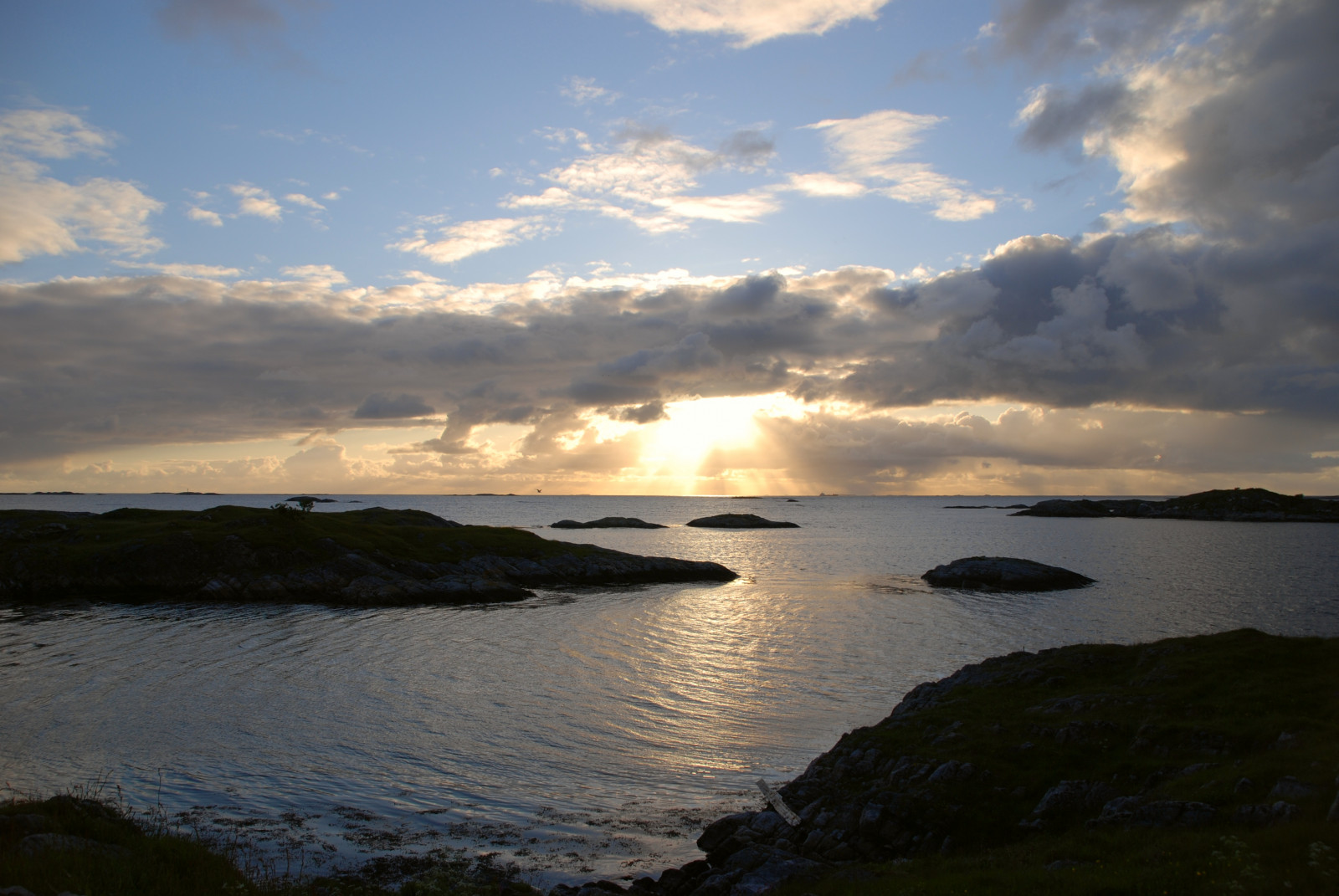 solnedgang, marinemaleri, Norge, erindringer, fredelig, ro, udforske, Nordsøen, Serenity, Fredag, romsdal, fadinglight, justclouds, skytheme, himmel, mygearandme, flickrstruereflectionlevel1
