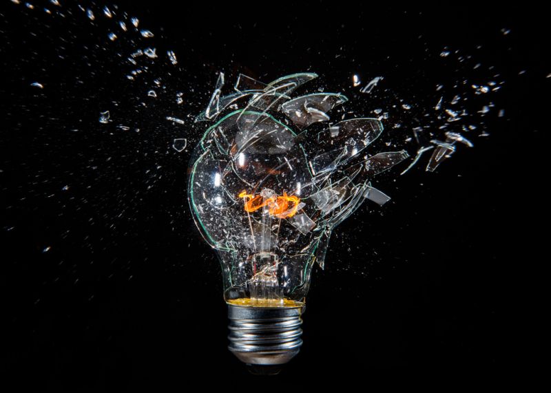 電球,ライトバルブ,爆発,爆発する,スマッシュ,クラッシュ