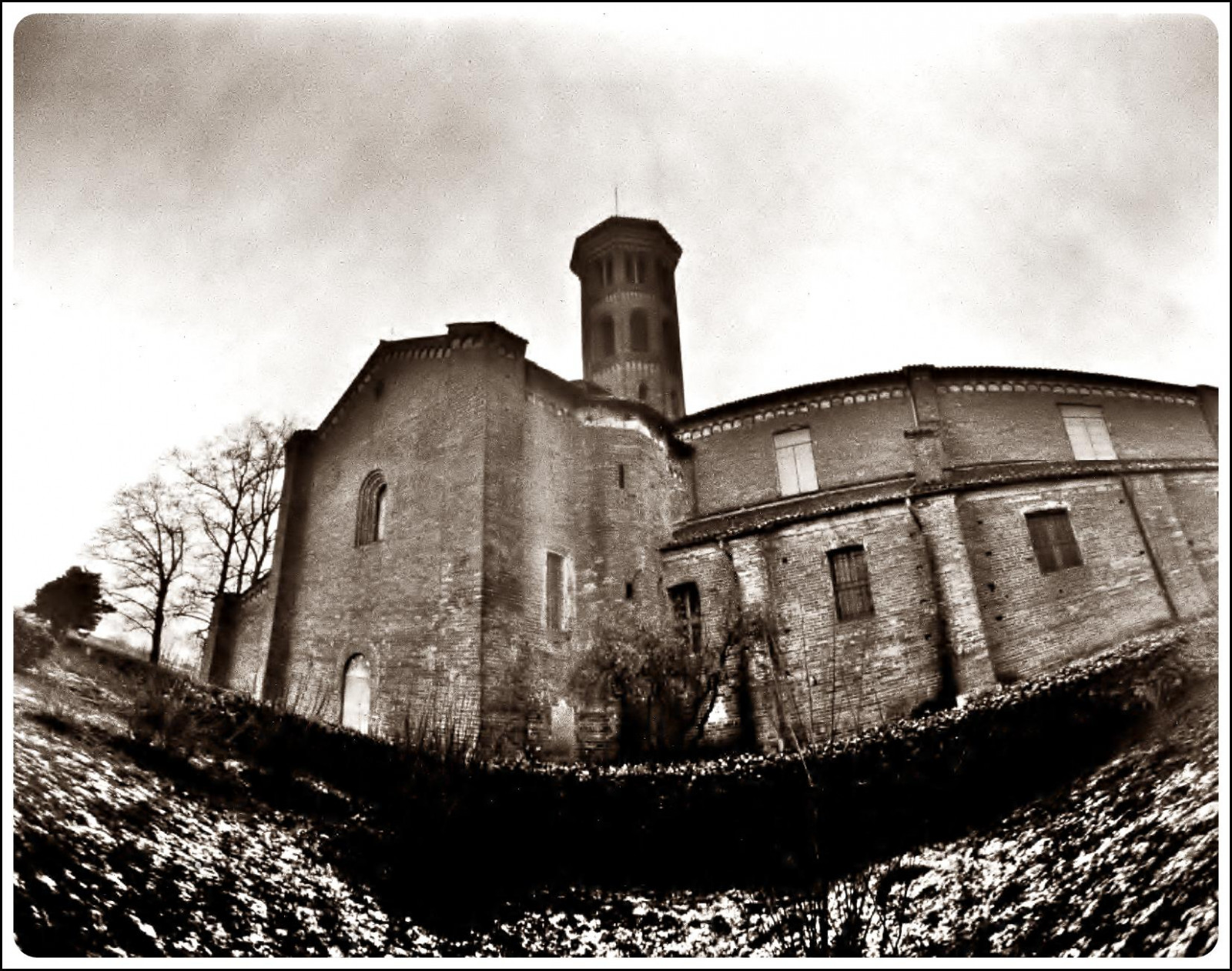 černobílý, budova, nebe, Dům, nádrž, hrad, dějiny, umět, list, Epson, mrak, dírka, fasáda, Černý a bílý, monochromatické fotografování, dávná historie, cín, V600, 4x5, Domácí kadeřník, Homemadesoup, Stenopeica, Domácí rozvoj, Curvedplane, Campbells, Fomapan100, Jn solfmc, Tacometod, stock photography